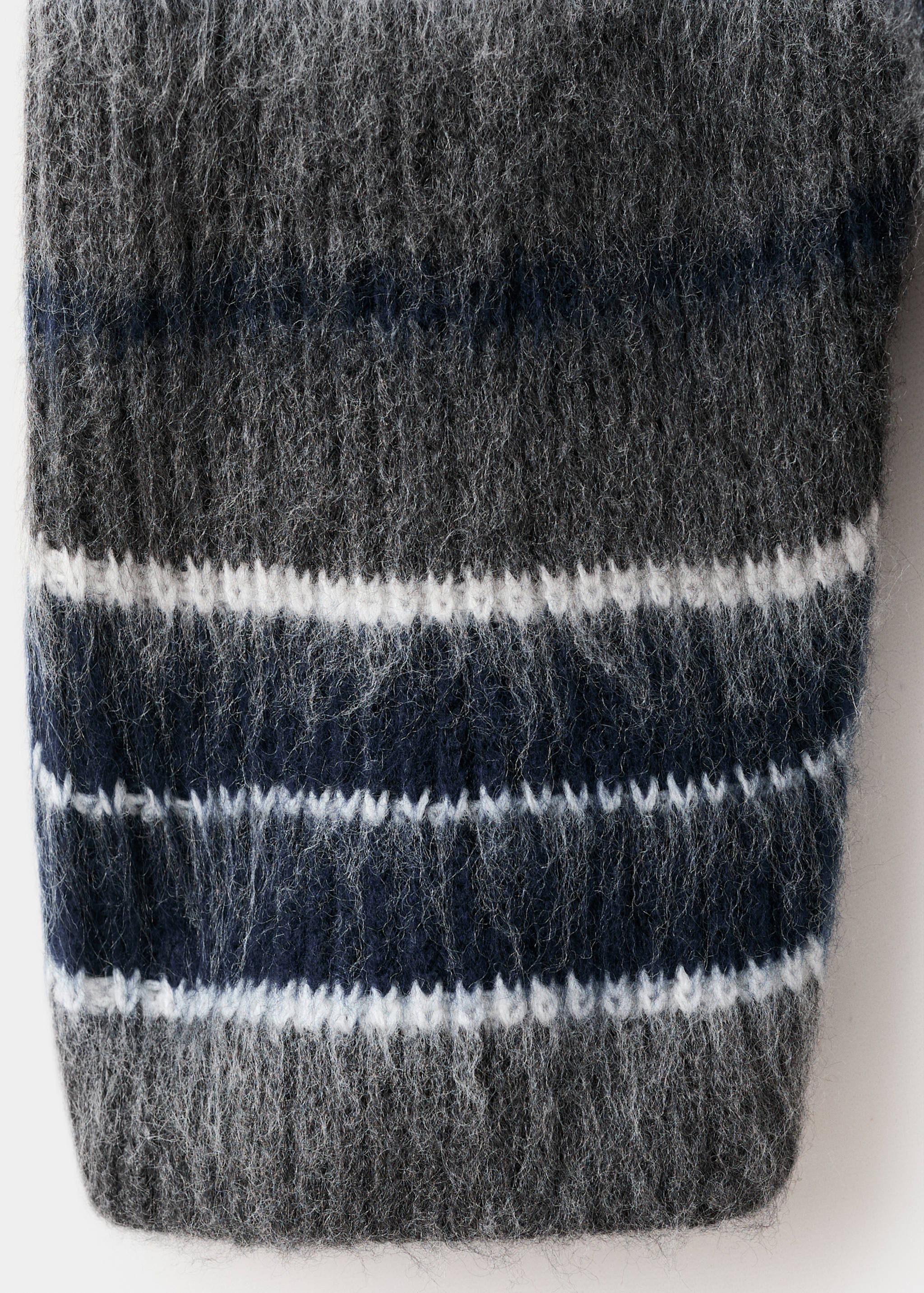 Πλεκτό πουλόβερ με ρίγες - Λεπτομέρεια του προϊόντος 0