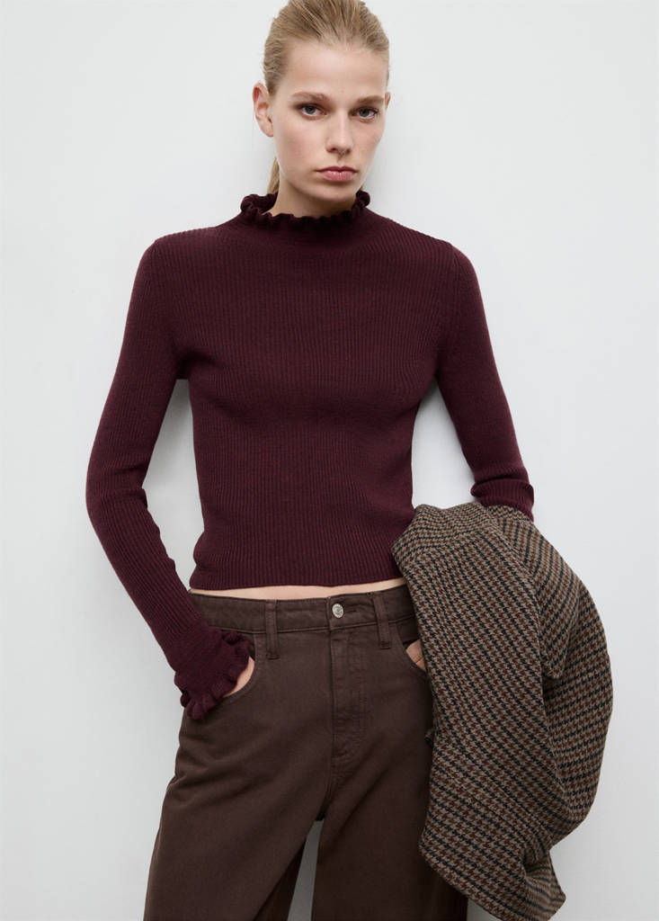 Ribbed sweater with scalloped finishes — Wine