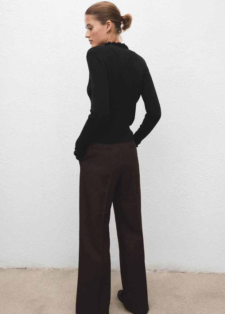 Ribbed sweater with scalloped finishes — Black