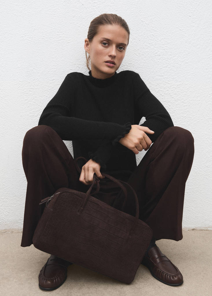 Ribbed sweater with scalloped finishes — Black