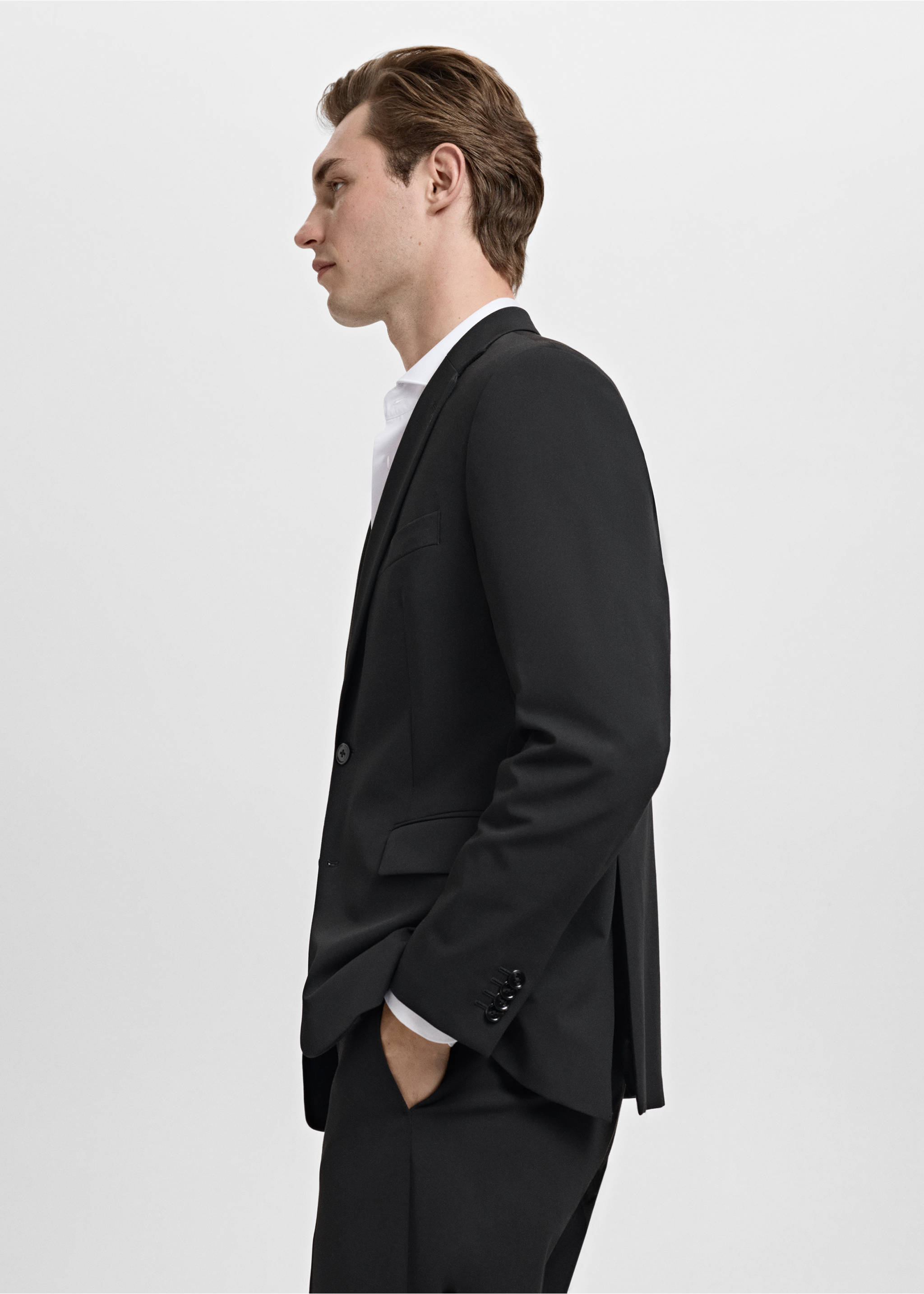 Black blazer with structured lapels and single-button fastening., Black. Ref: 17009607-00.