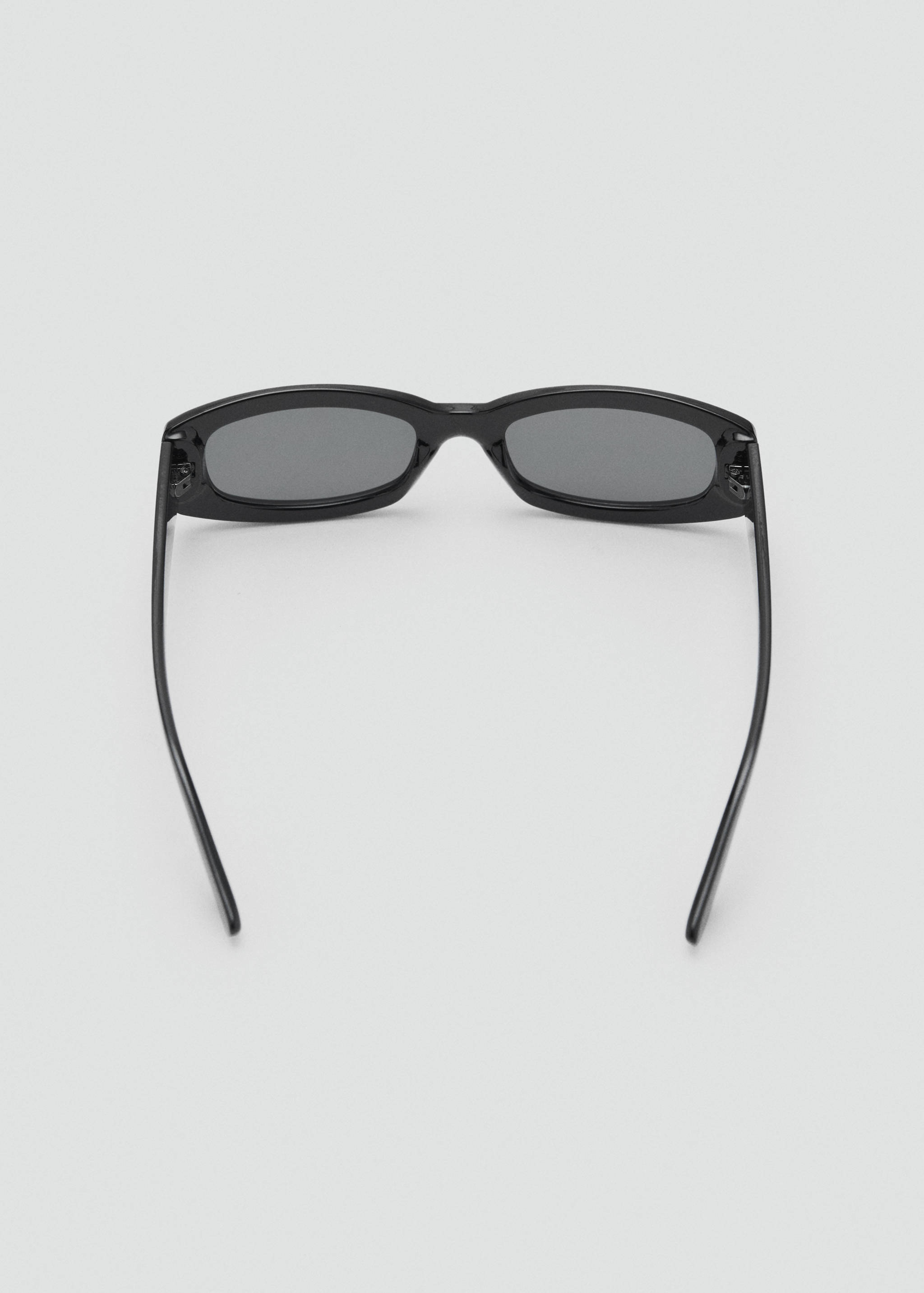 Contrasting rectangular-frame sunglasses - Details of the article 1