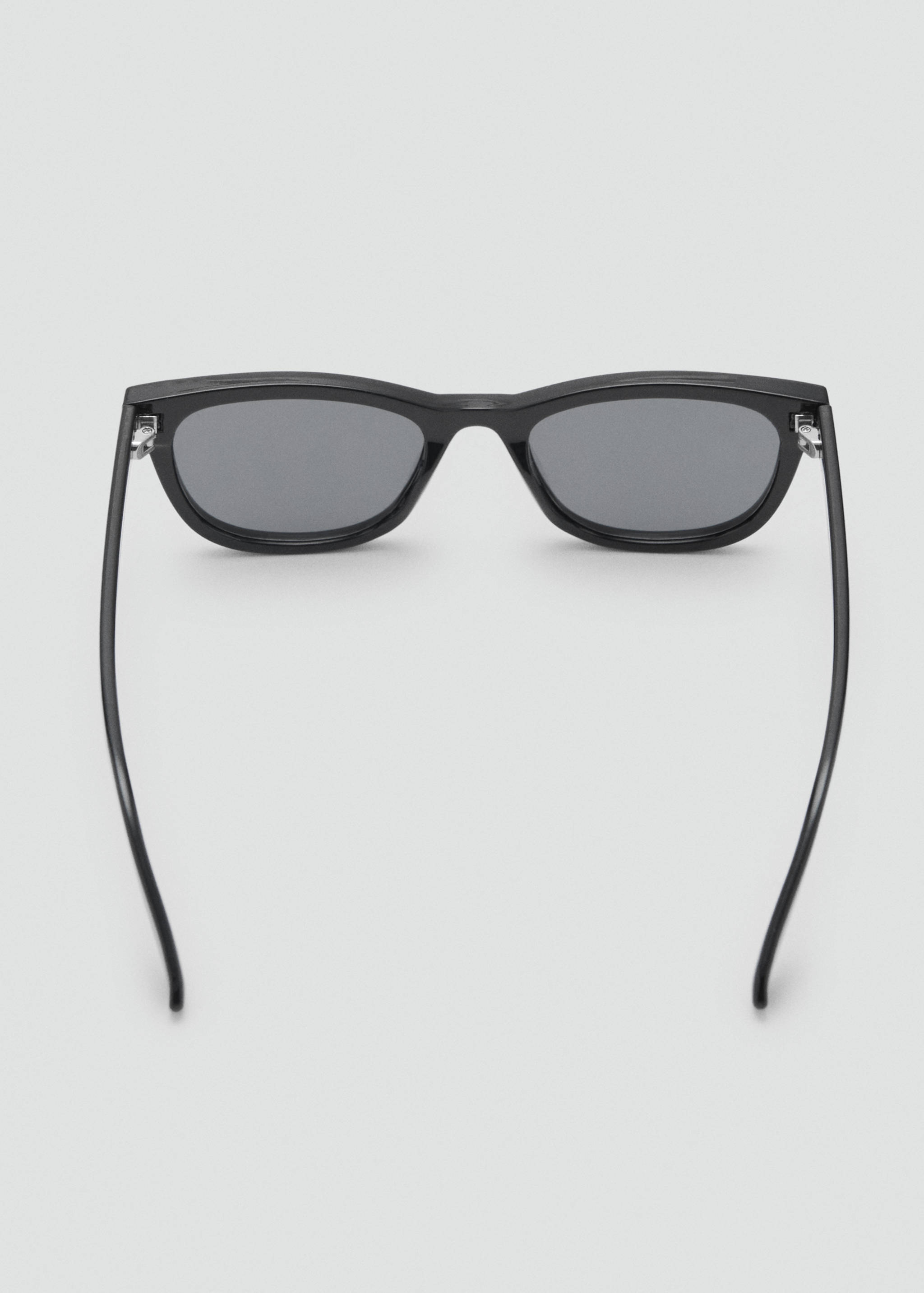 Resin frame sunglasses - Details of the article 1
