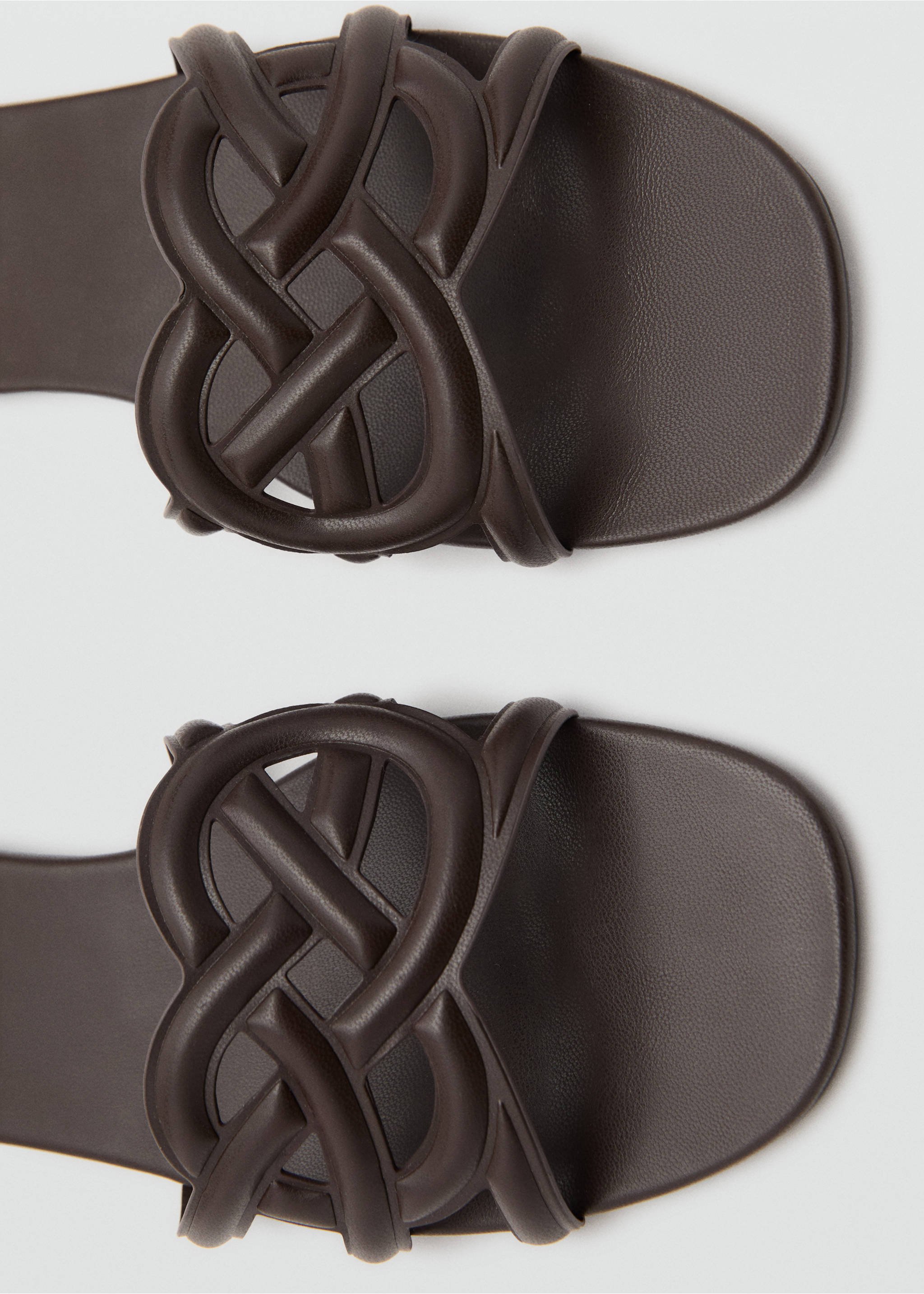 Cross-strap sandals - Details of the article 2, Chocolate. Ref: 17011147-00.
