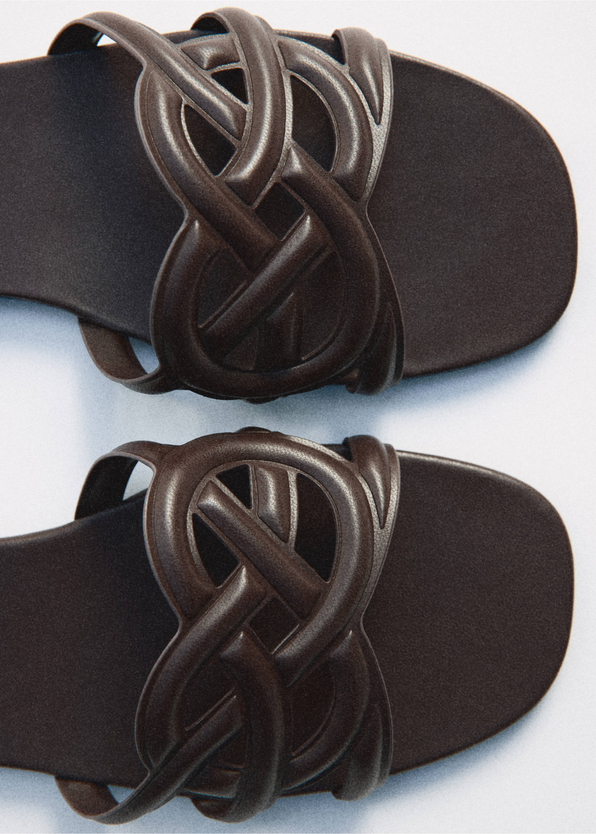 Cross-strap sandals - Details of the article 6, Chocolate. Ref: 17011147-00.