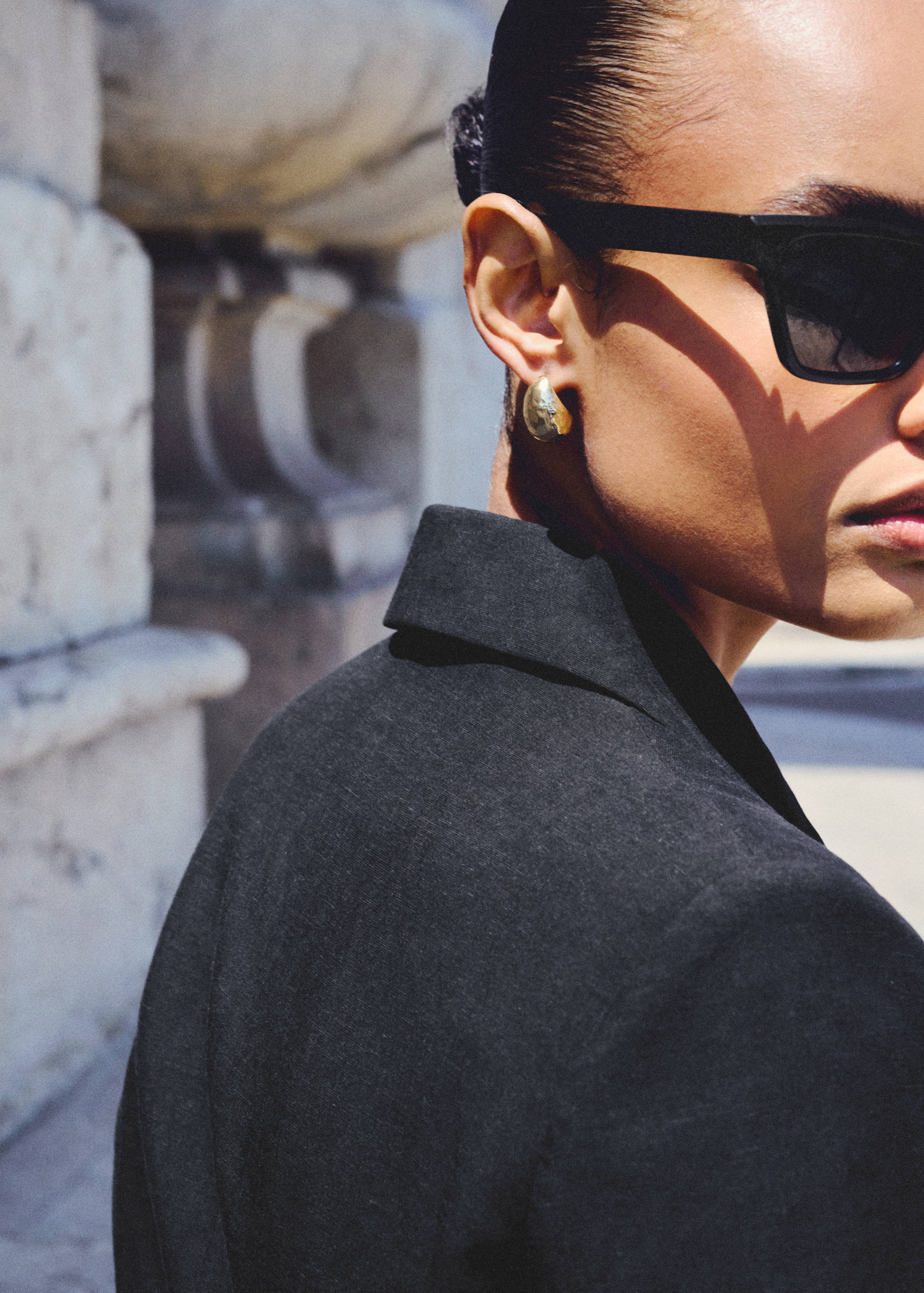 Textured drop earrings - General plane