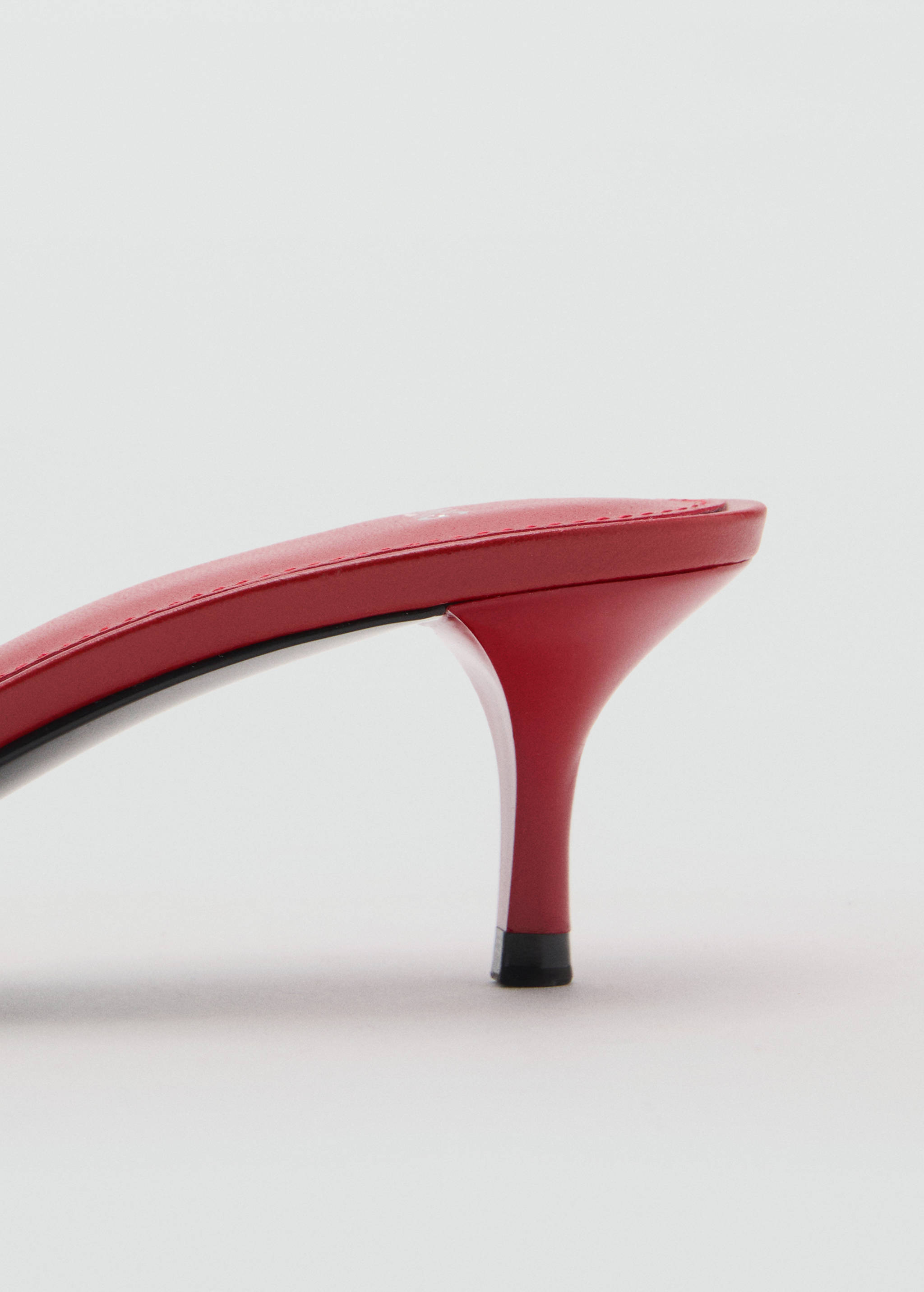 Bow heel sandals - Details of the article 1