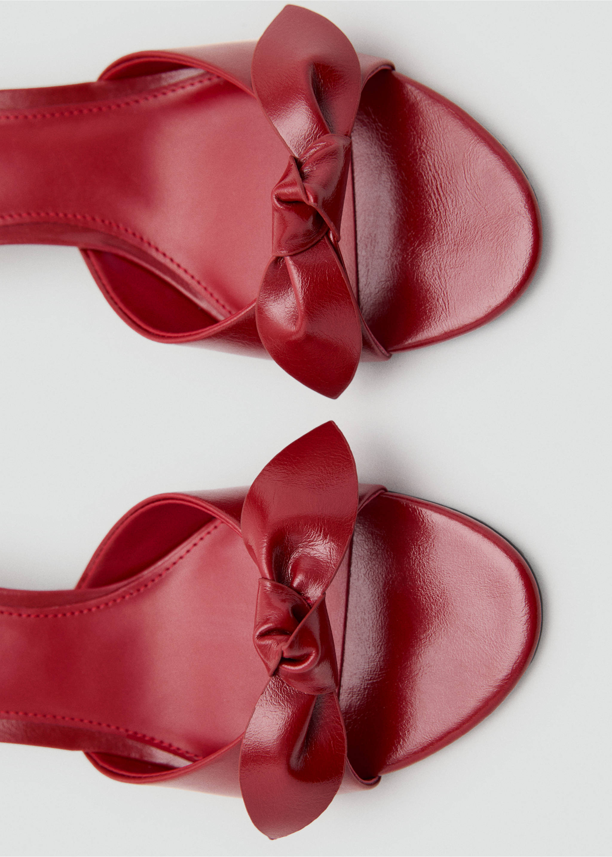 Bow heel sandals - Details of the article 2, Red. Ref: 17011159-00.