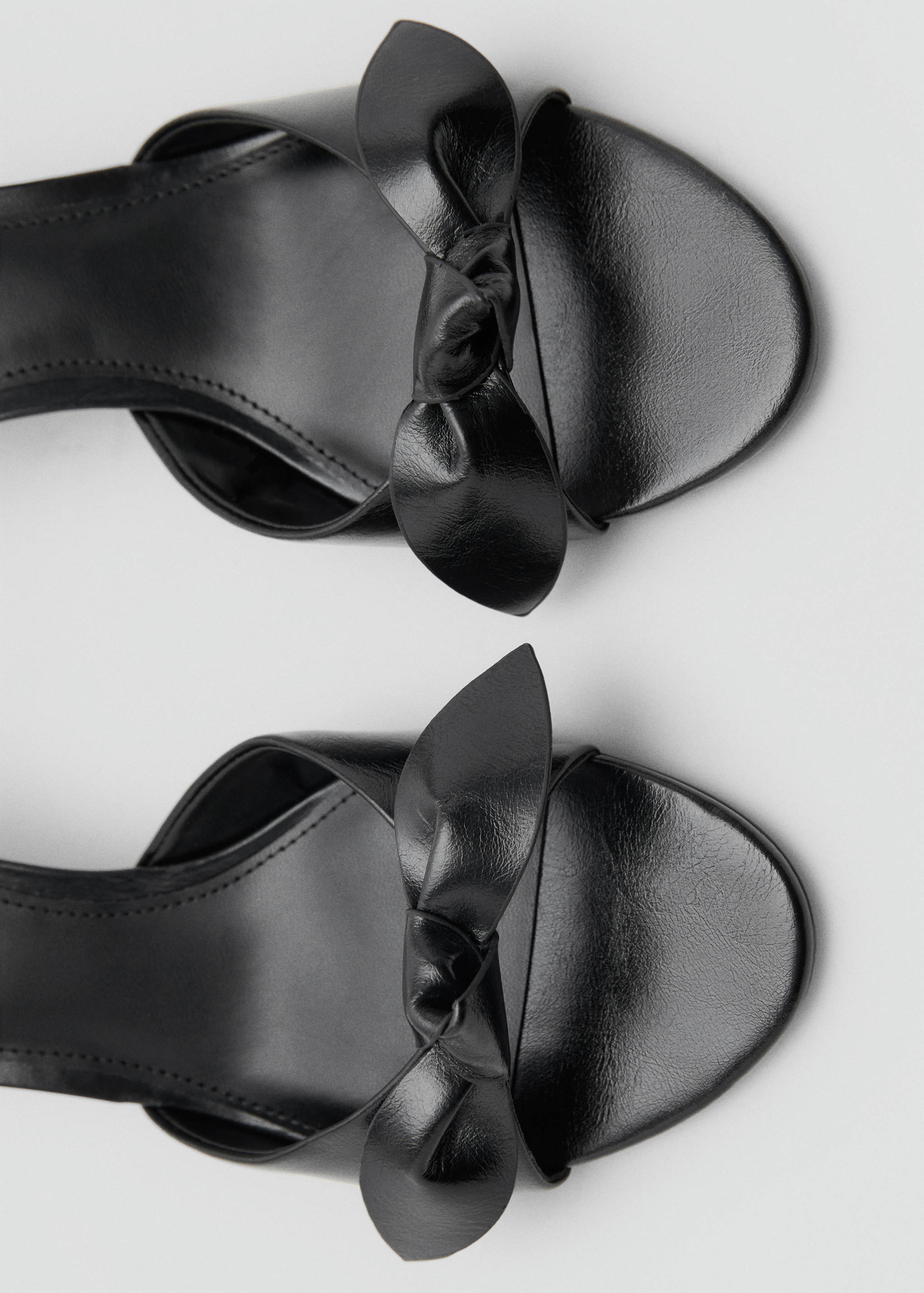Bow heel sandals - Details of the article 1