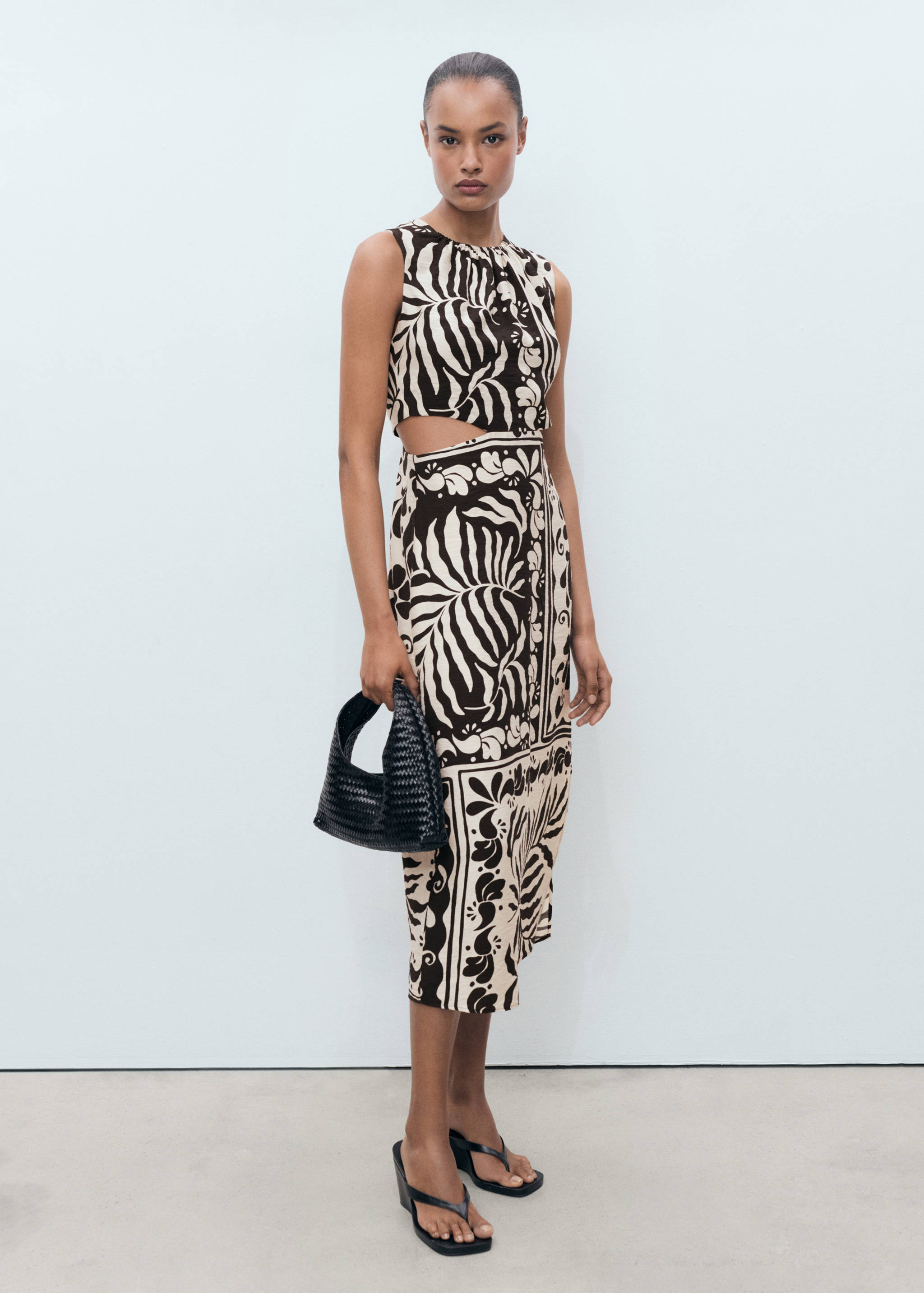 Midi-dress with cut-out - General plane