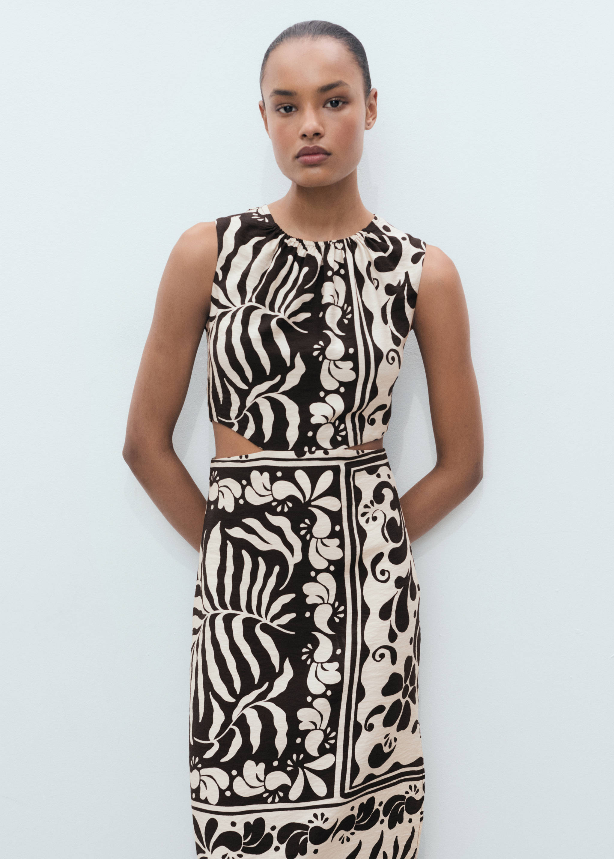 Midi-dress with cut-out - Medium plane