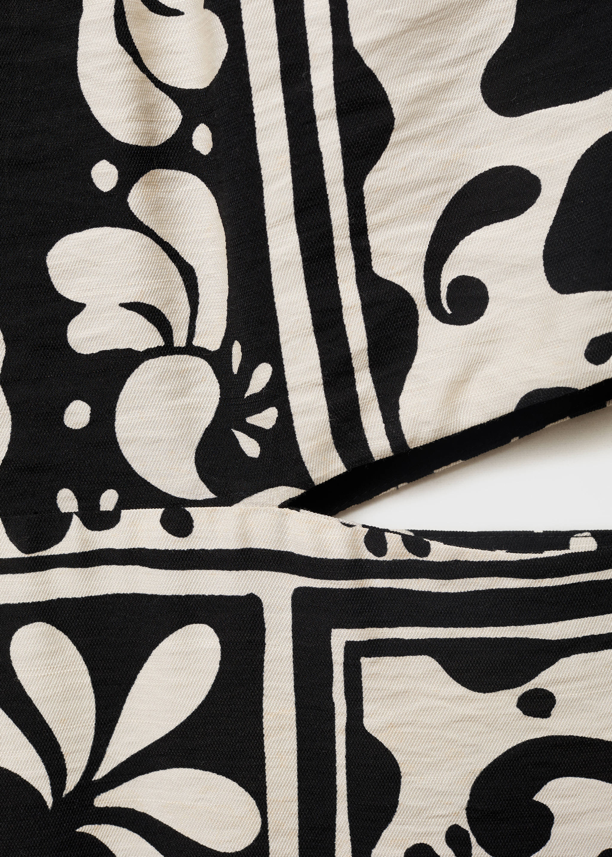 Midi-dress with cut-out - Details of the article 8