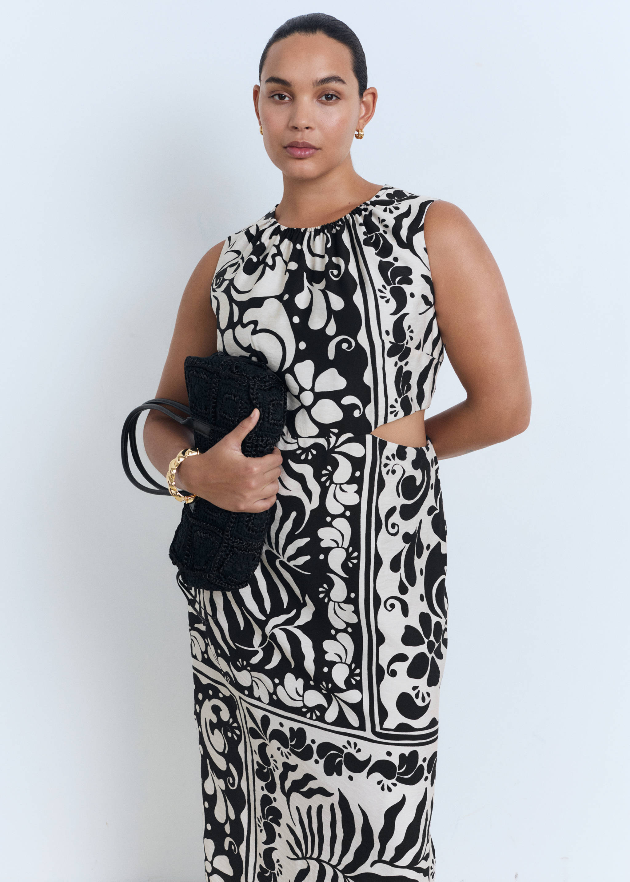 Midi-dress with cut-out - Details of the article 5