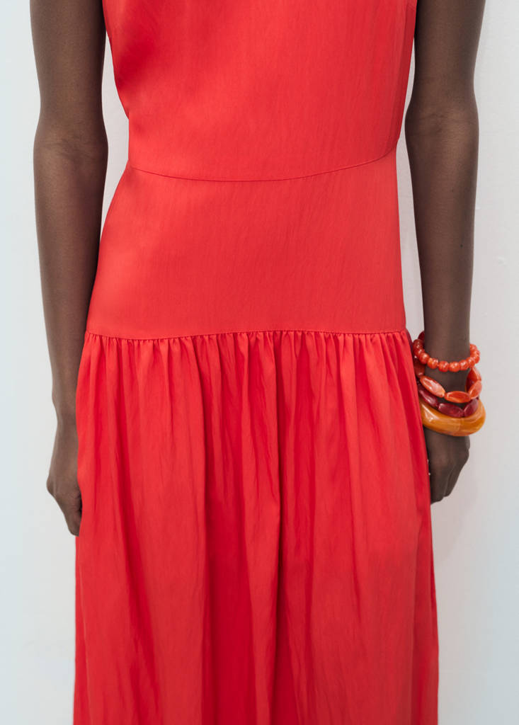 Long dress with gathered hem thumbnail 4