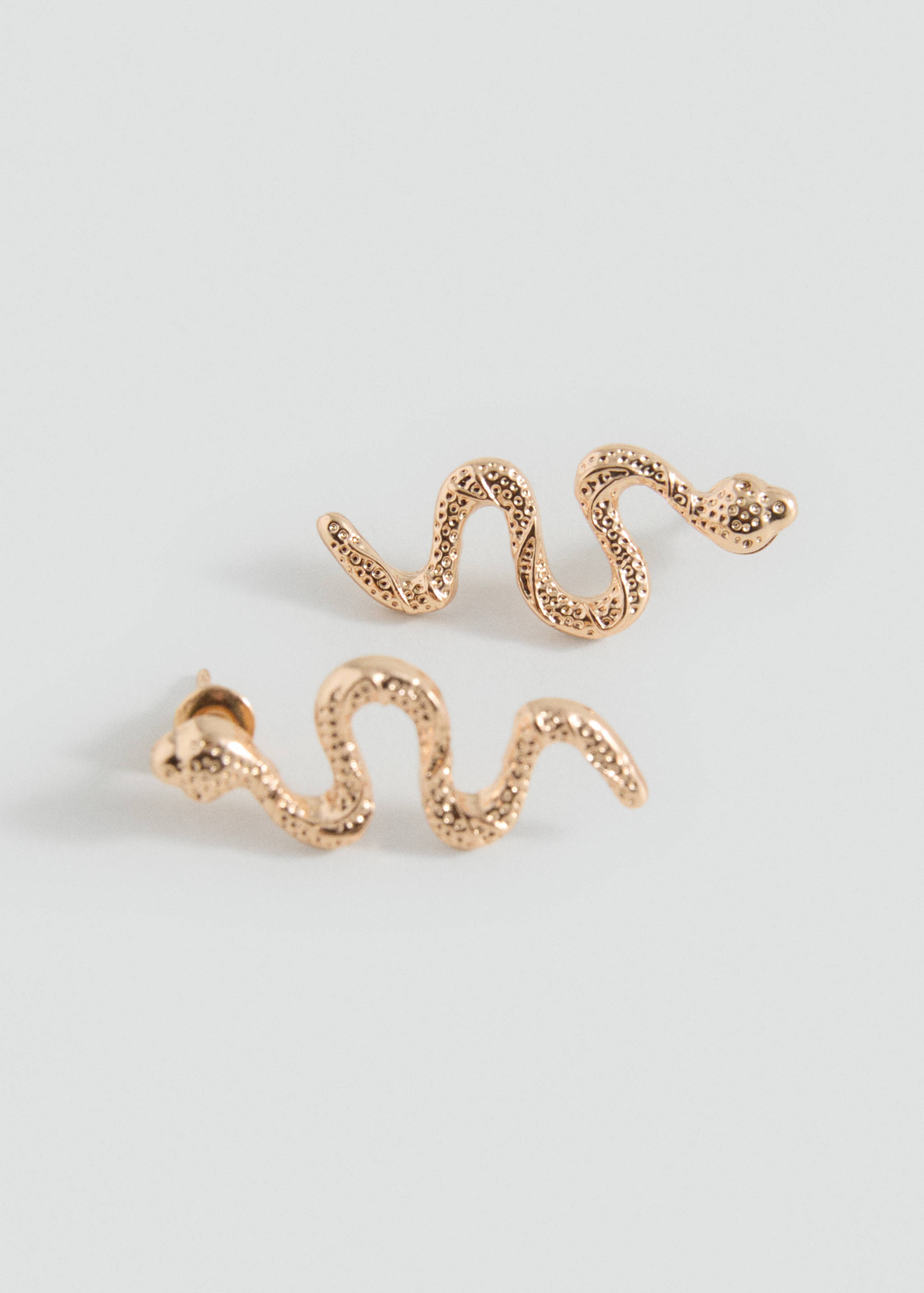Boucles d'oreilles serpent - Plan moyen
