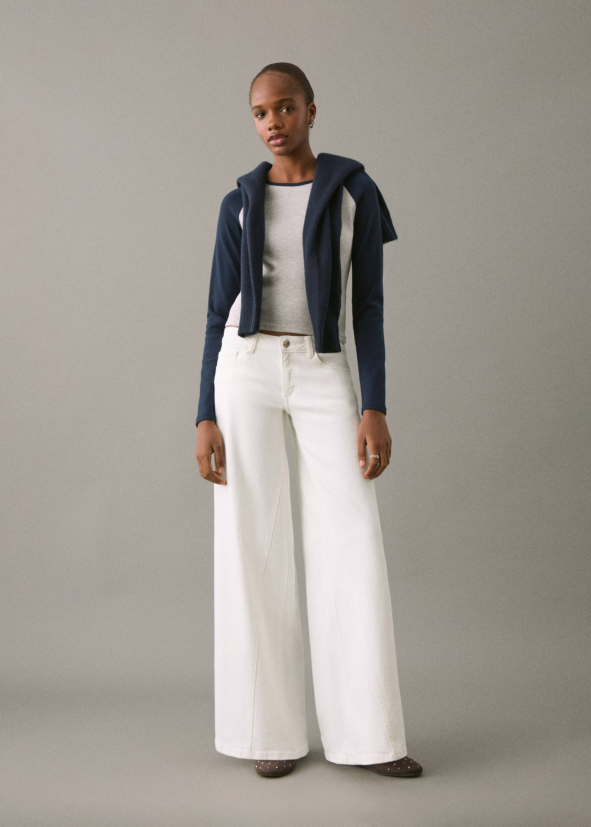 Low-waist wide leg jeans - General plane