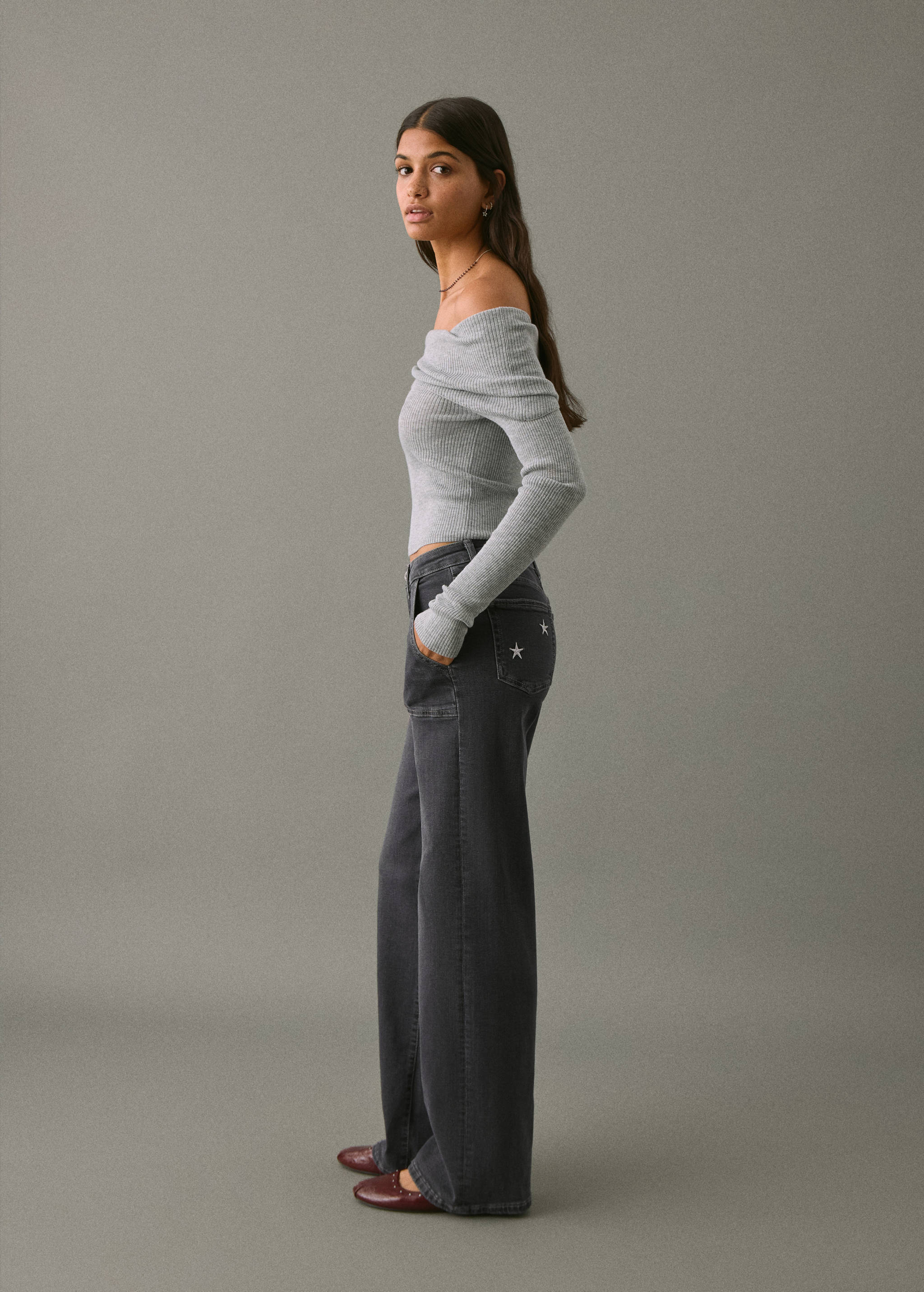 Jeans culotte bordado estrellas - Plano medio