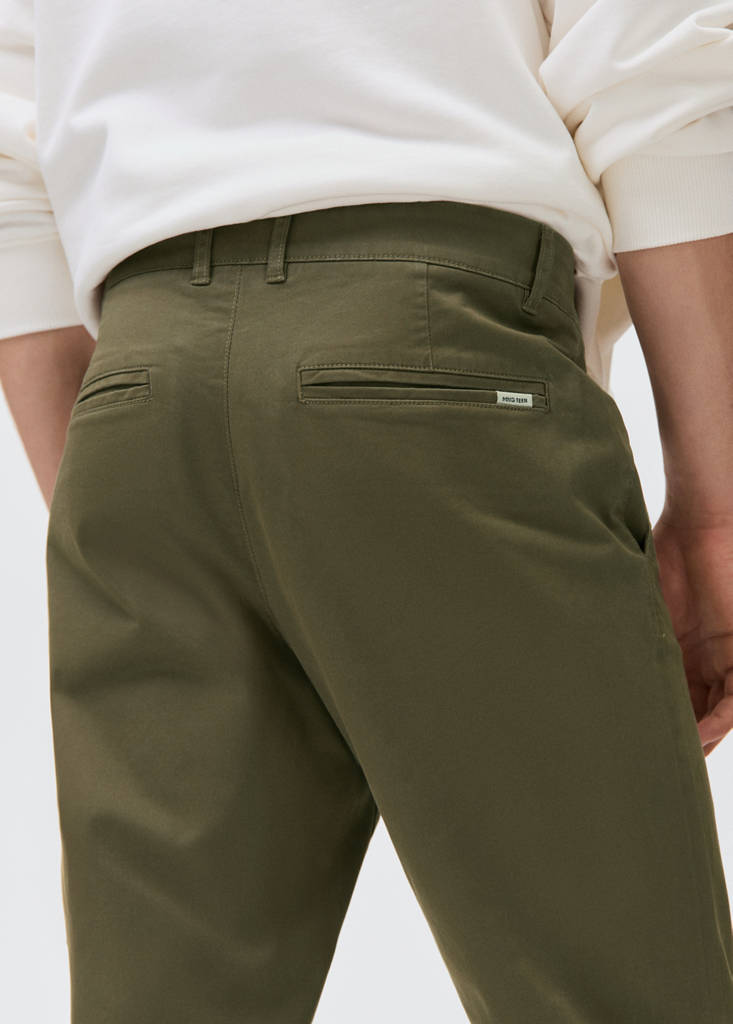 Stretchy chinos — Khaki