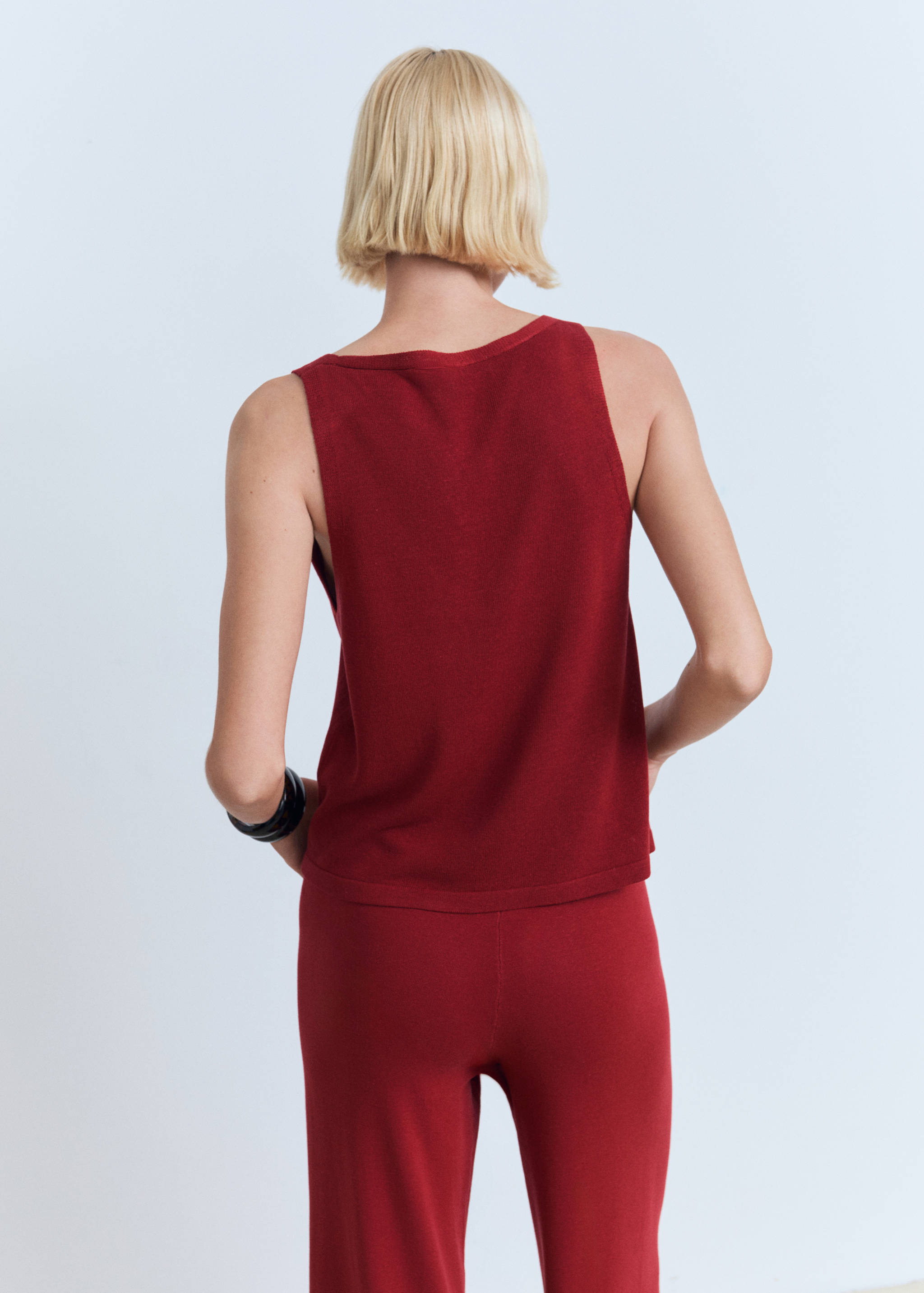 Top de malha com gola em V - Verso do artigo