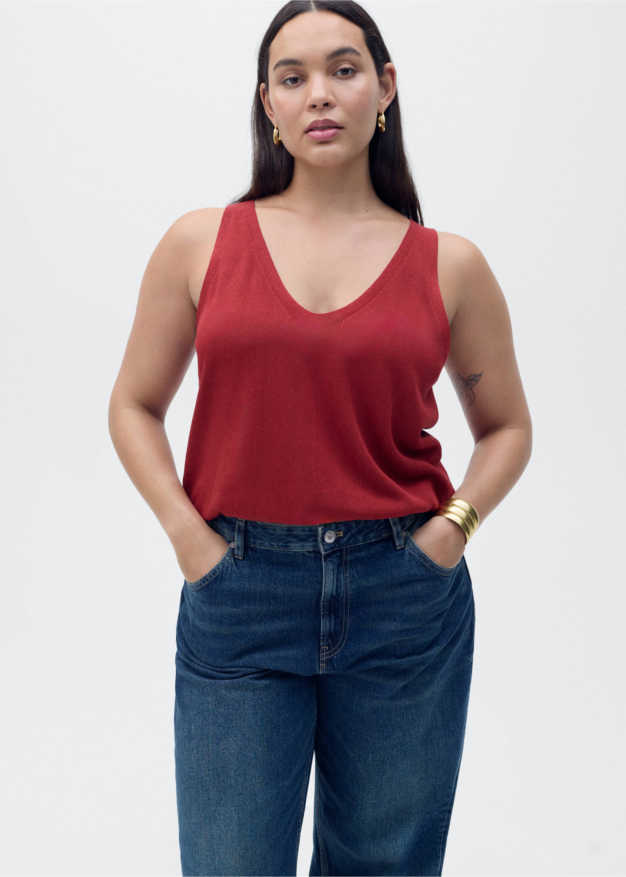 V-neck knit top - Details of the article 5, Red. Ref: 17011220-00.
