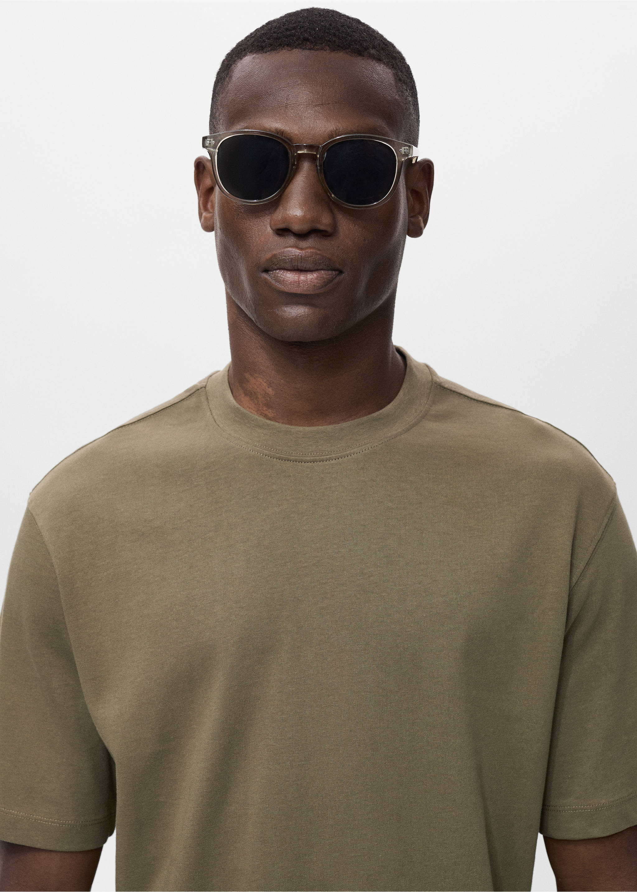T-shirt 100 % coton relaxed-fit - Détail de l'article 1, Kaki. Ref: 17011240-00.