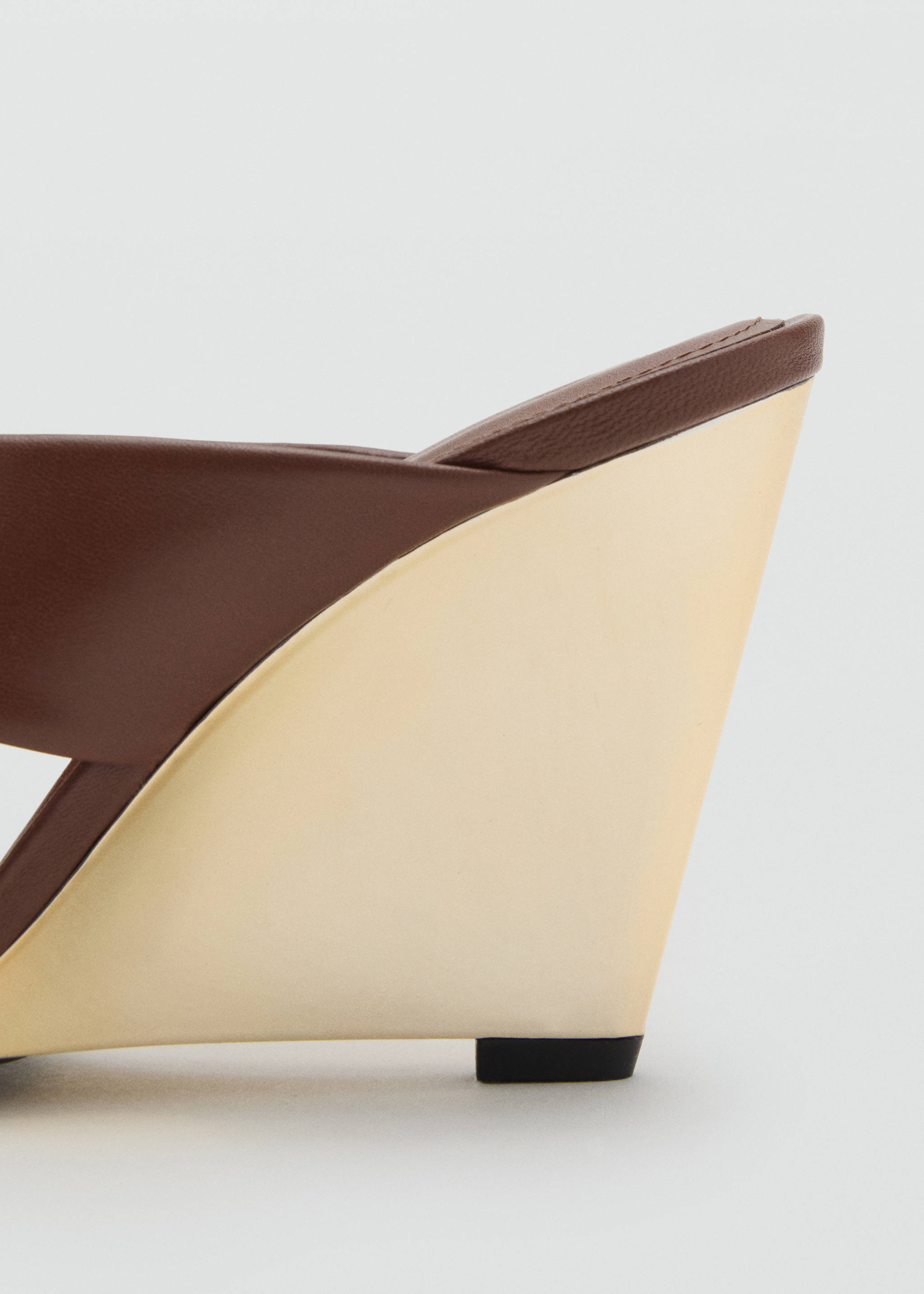 Contrast wedge leather sandal - Details of the article 1