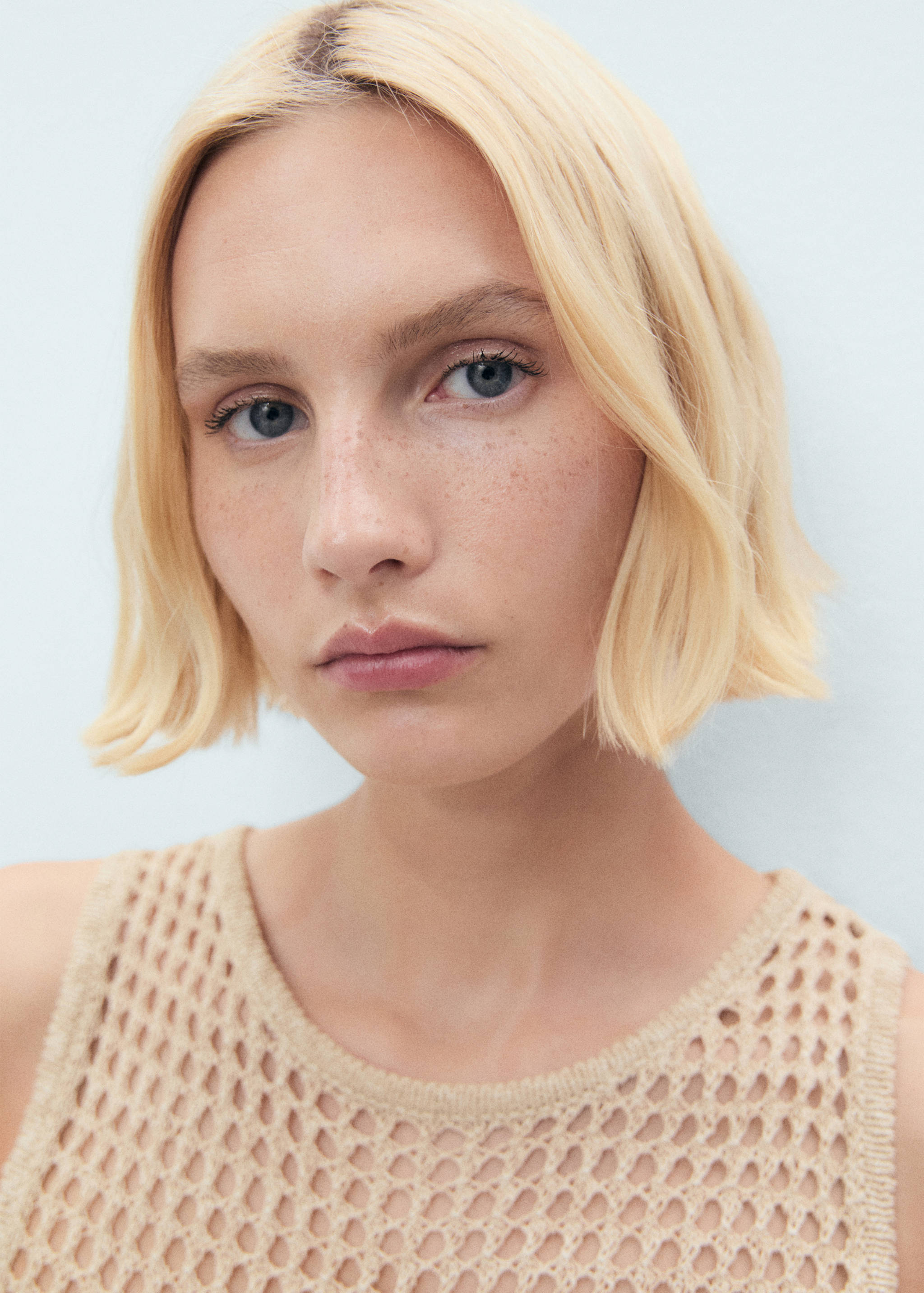 Floral-embroidered crochet top - Details of the article 1