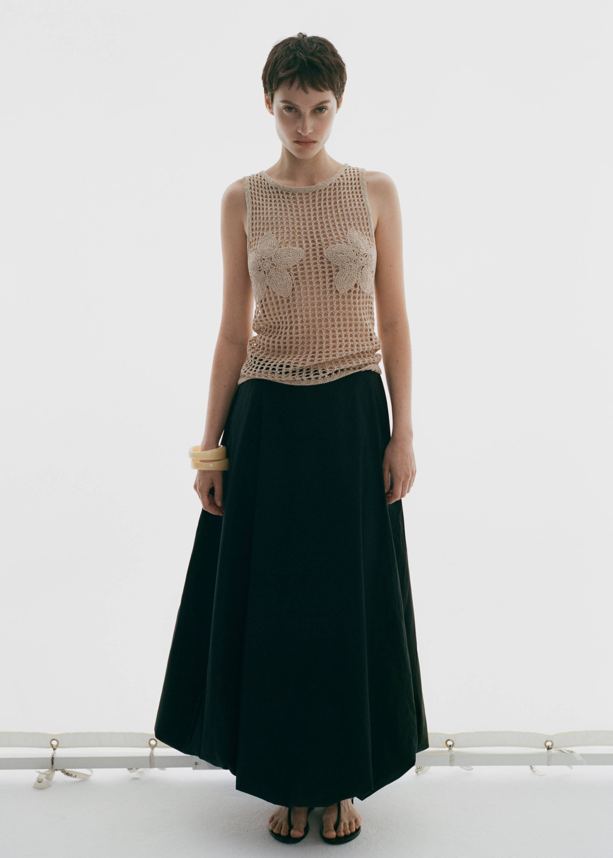 Floral-embroidered crochet top - Details of the article 6