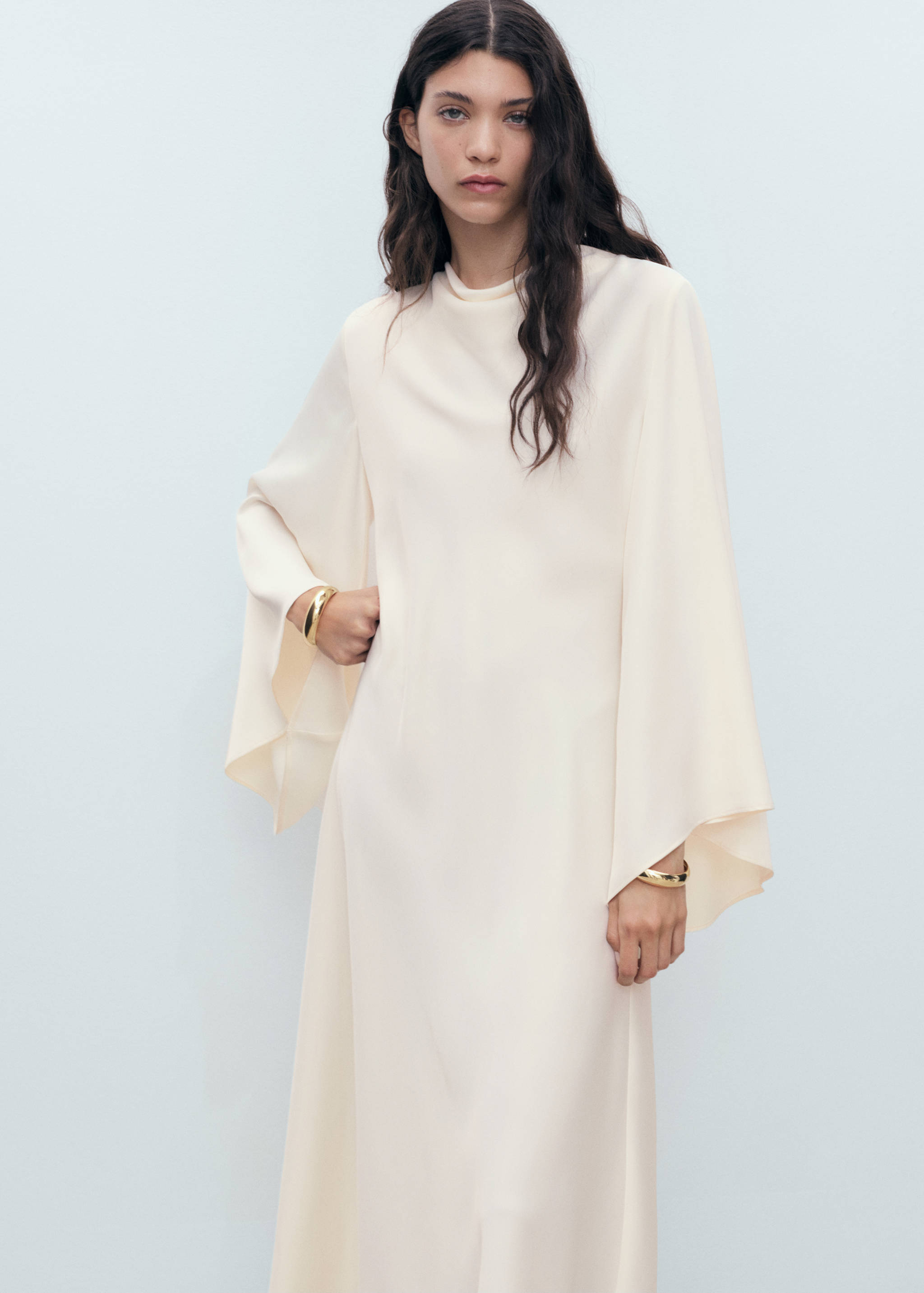 Satin klänning - Bild av mittparti