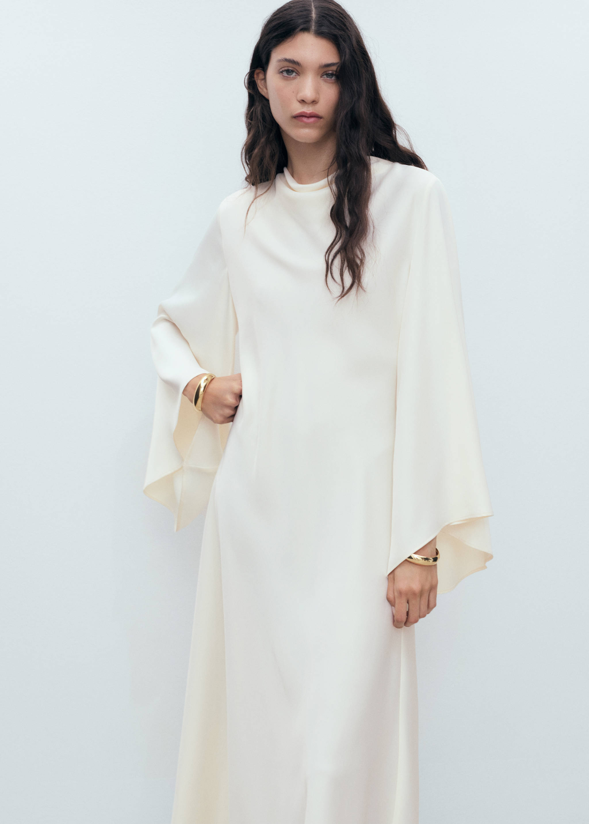 Satin klänning - Bild av mittparti