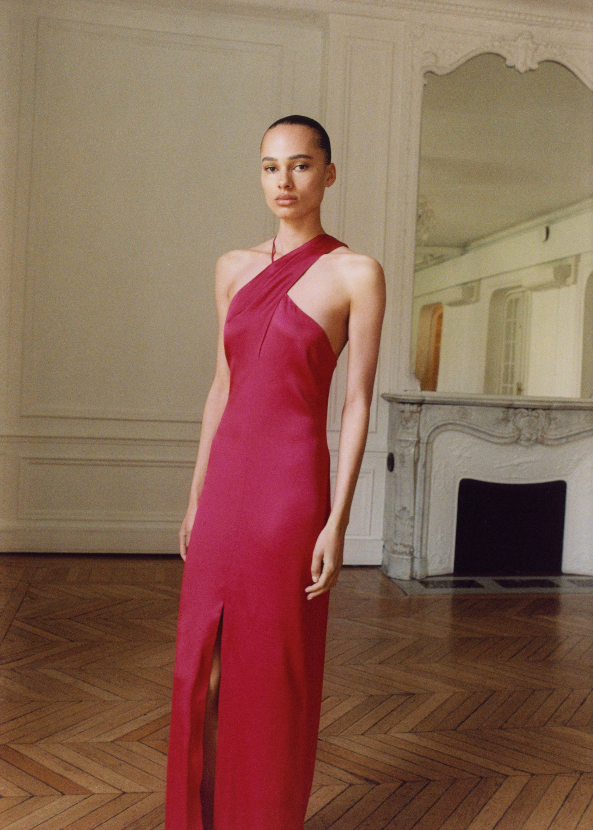 Robe cache-cœur ouverture - Plan moyen