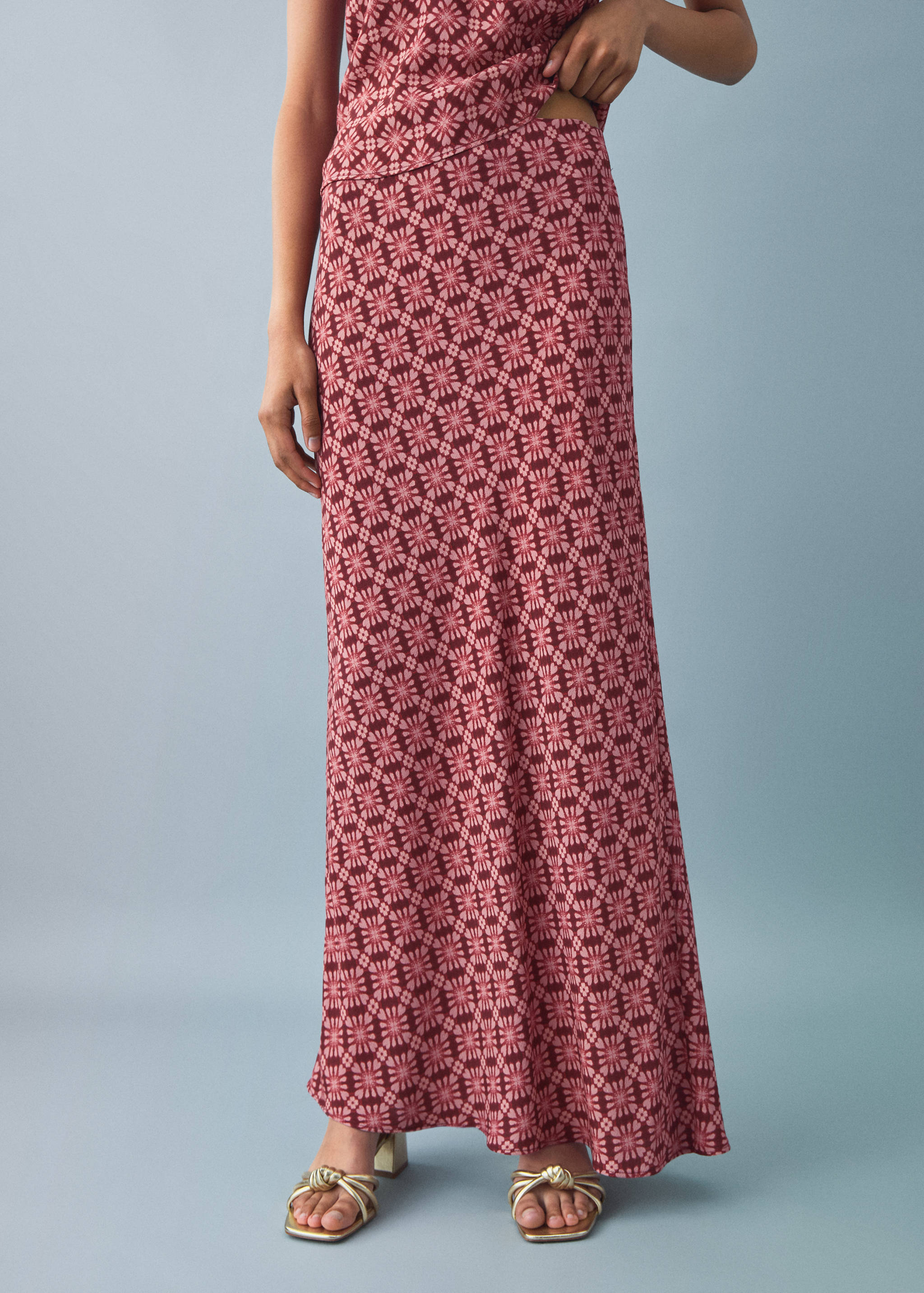 Splývavá sukně s potiskem - Náhled ve středové rovině