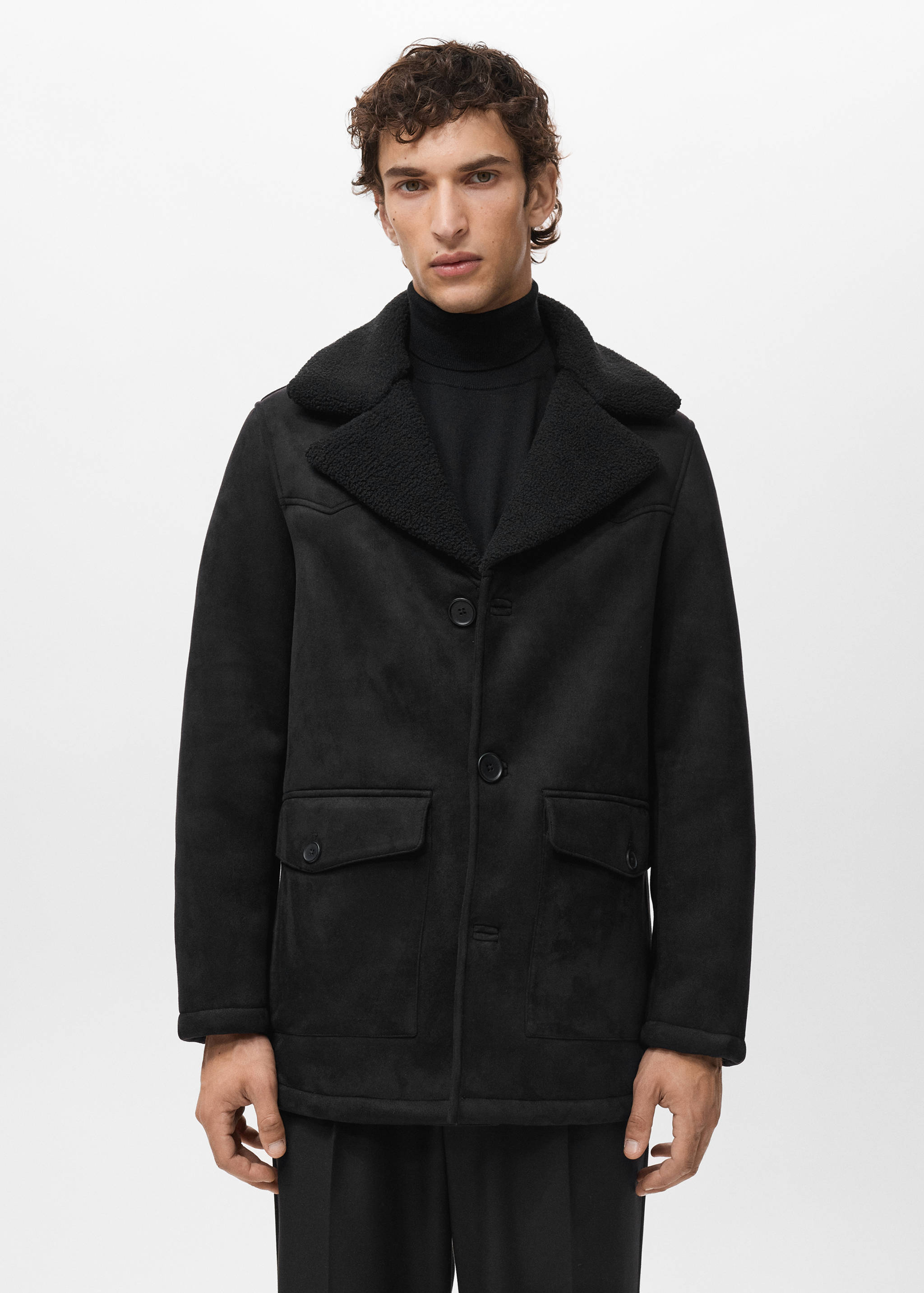 Manteau effet daim imitation mouton retourné - Plan moyen