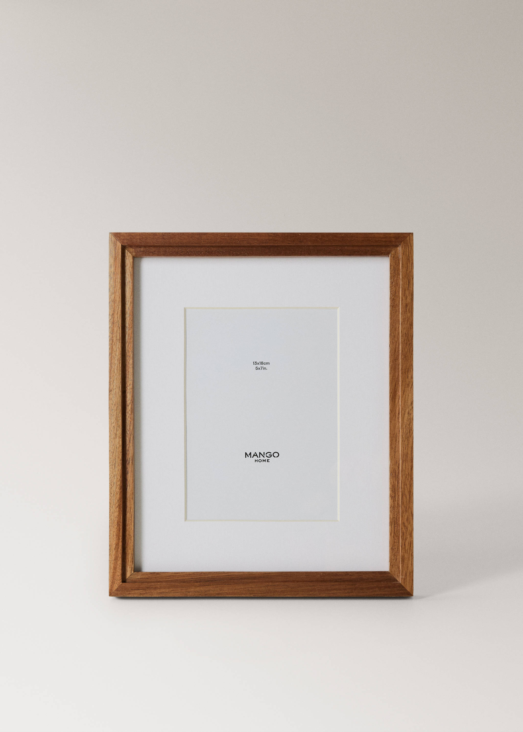 Haut à emmanchures américaines avec appliqués métallisés - Article sans modèle