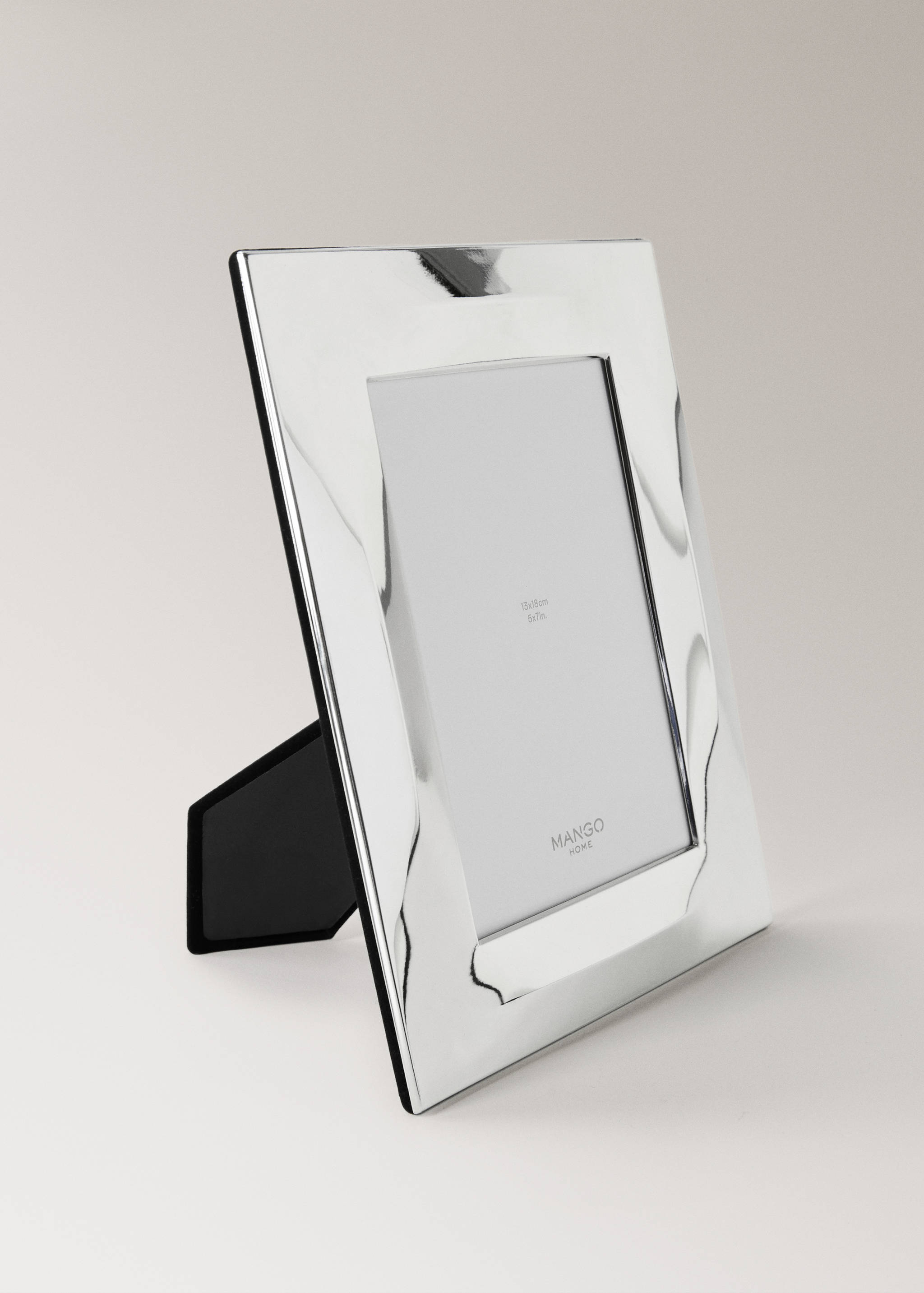 Metal frame with waves - Details of the article 1