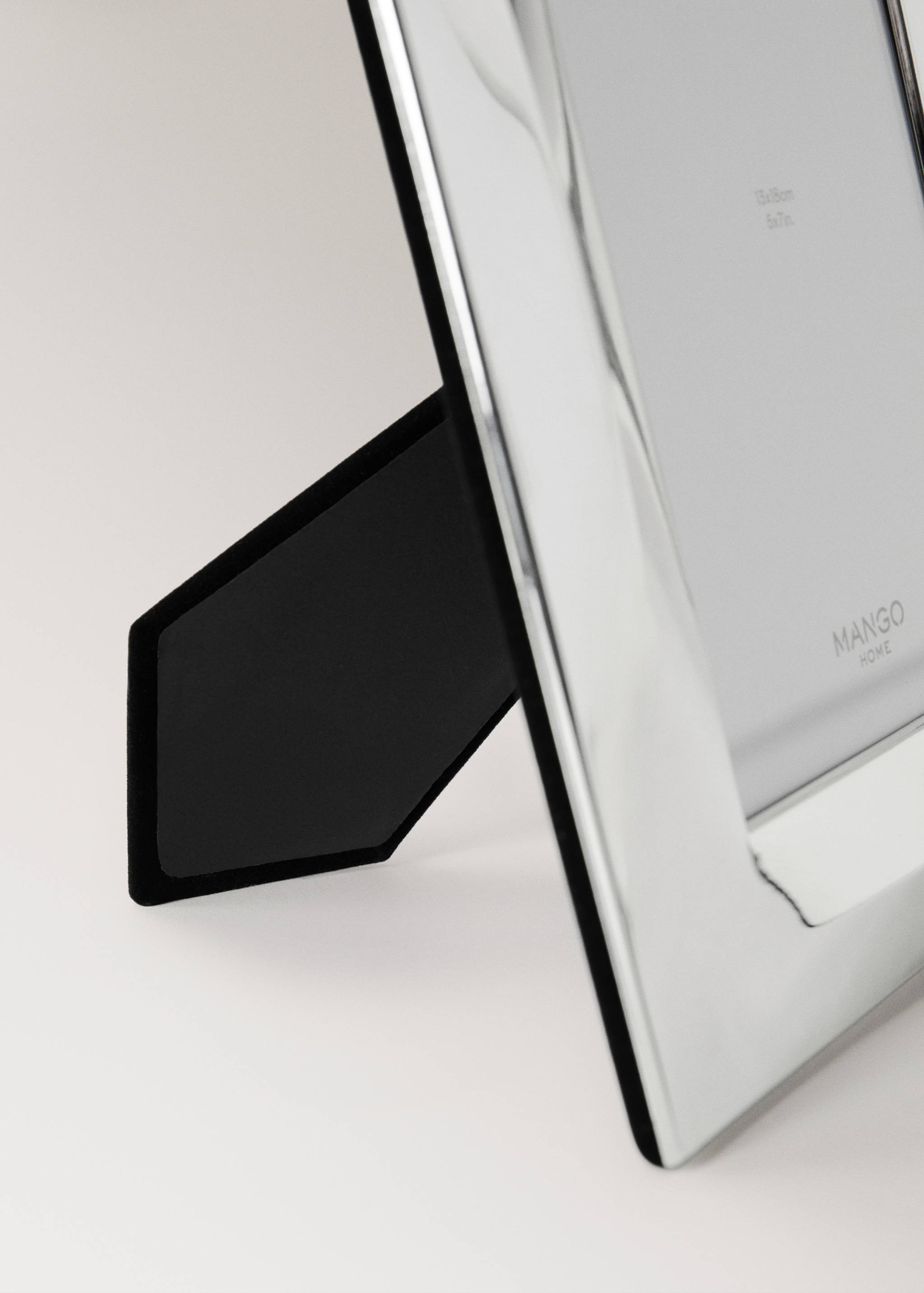 Metal frame with waves - Details of the article 3