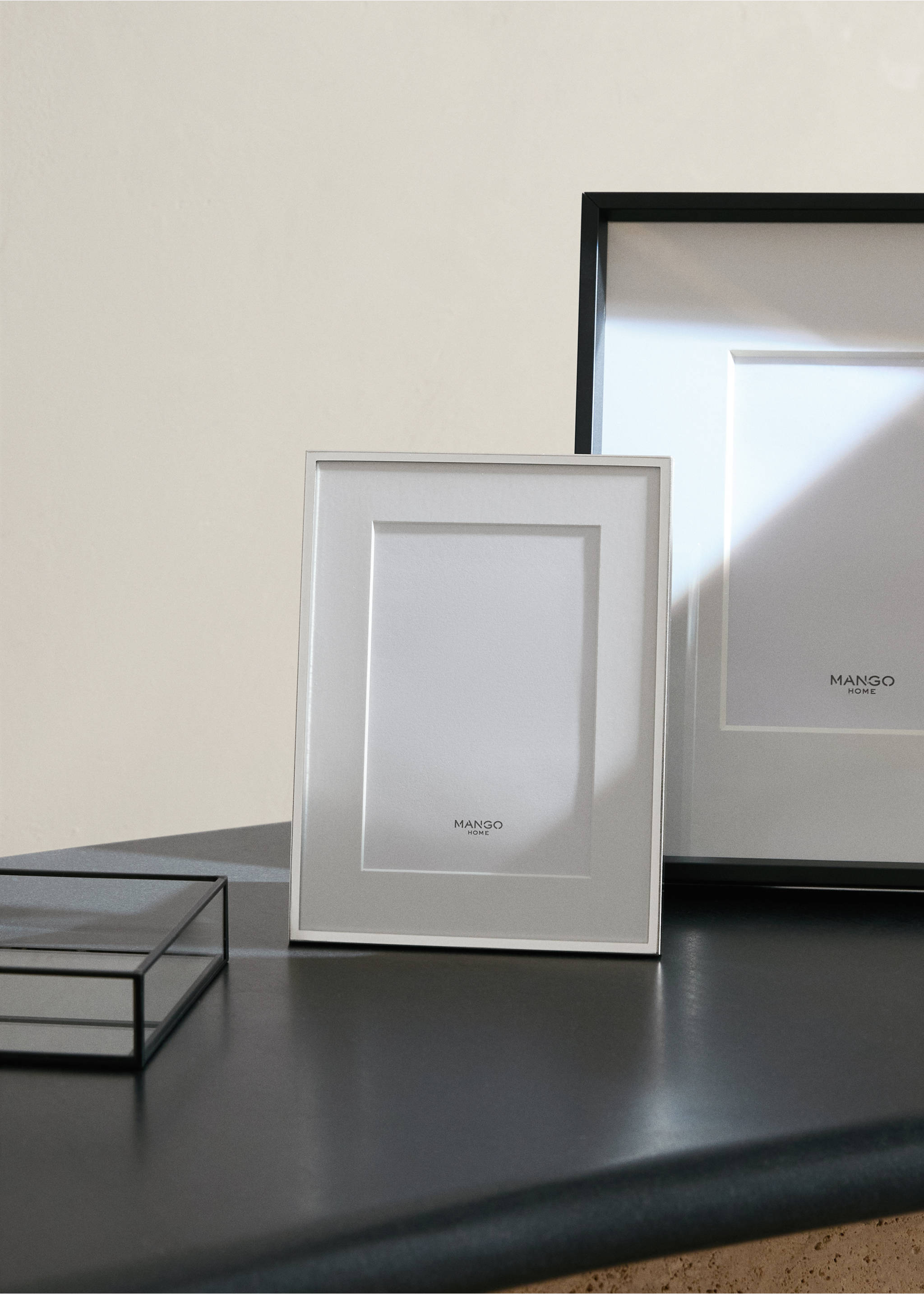 Passe-partout frame with metal profile - General plane, Silver. Ref: 17011534-00.