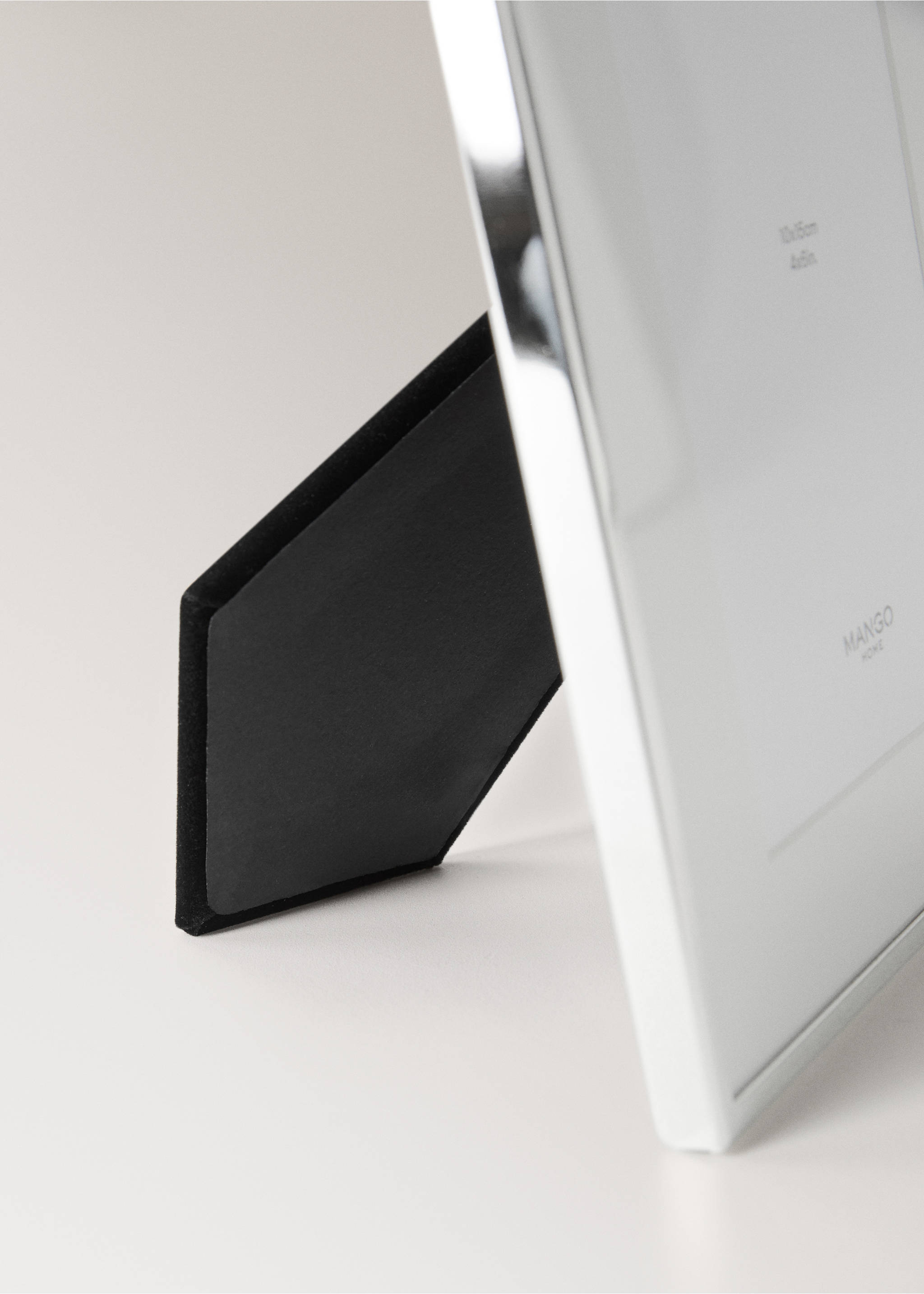 Passe-partout frame with metal profile - Details of the article 3, Silver. Ref: 17011534-00.