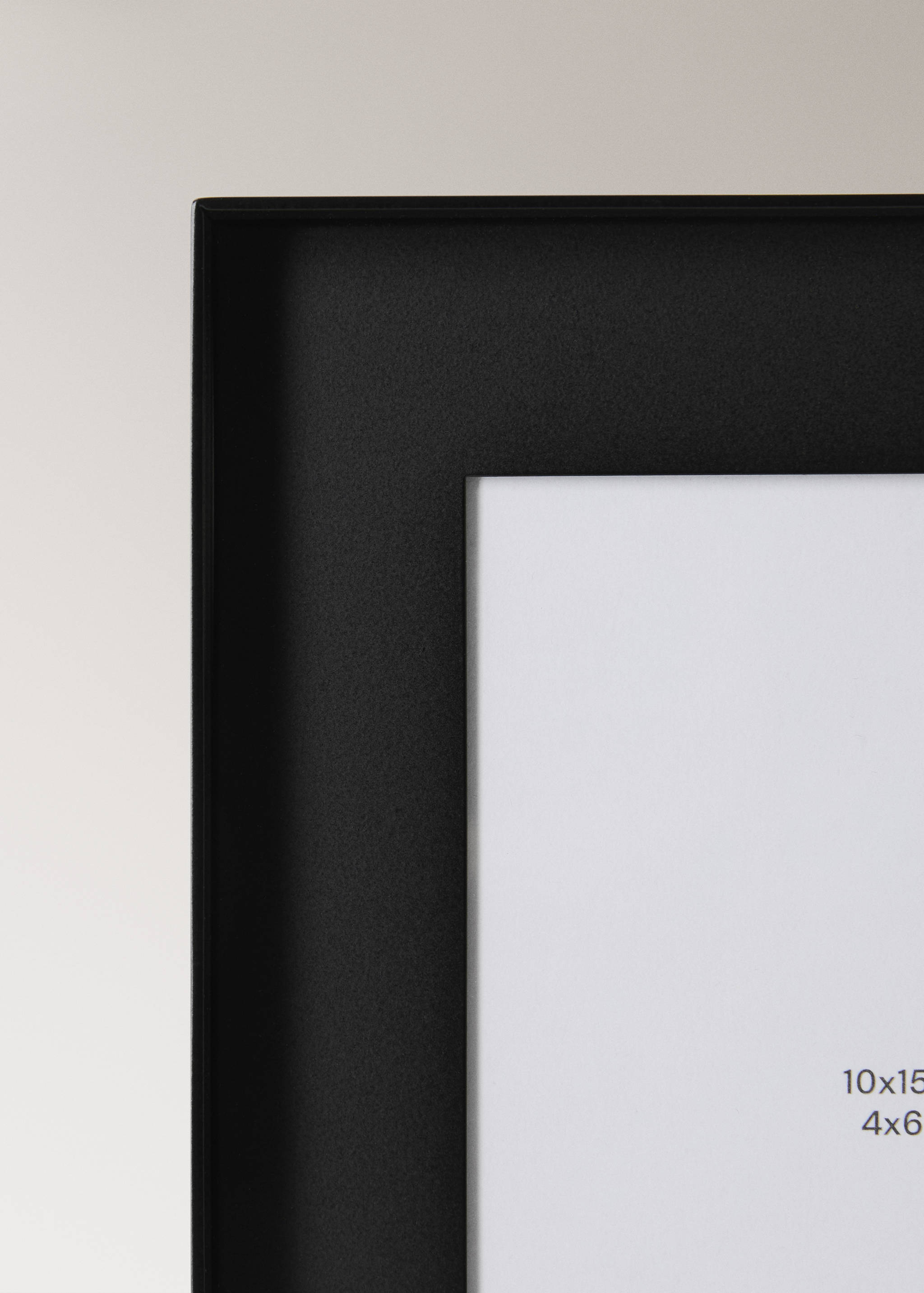 Medium plain rectangular frame with base - Details of the article 2