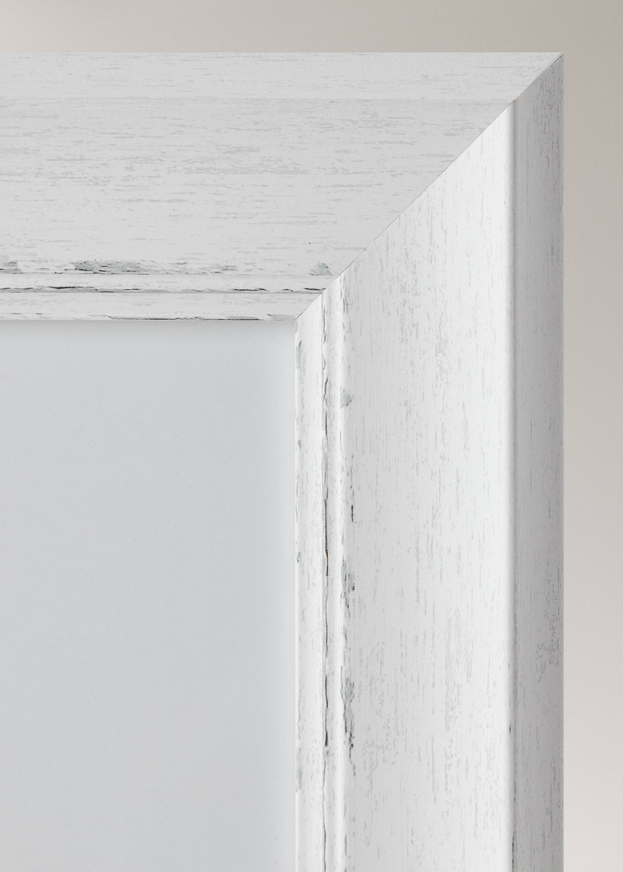 Frame with aged finish - Details of the article 2