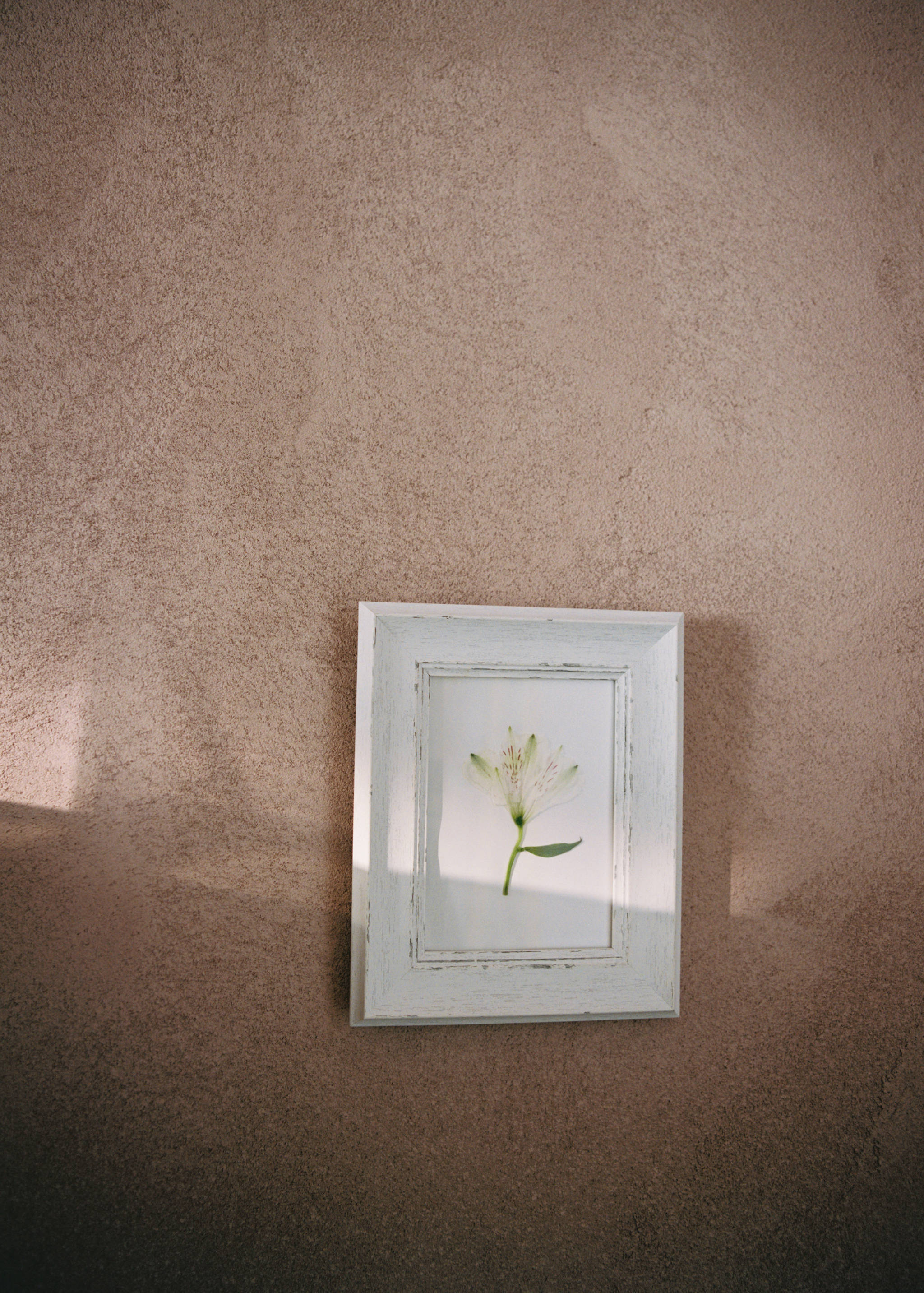 Frame with aged finish - Details of the article 6