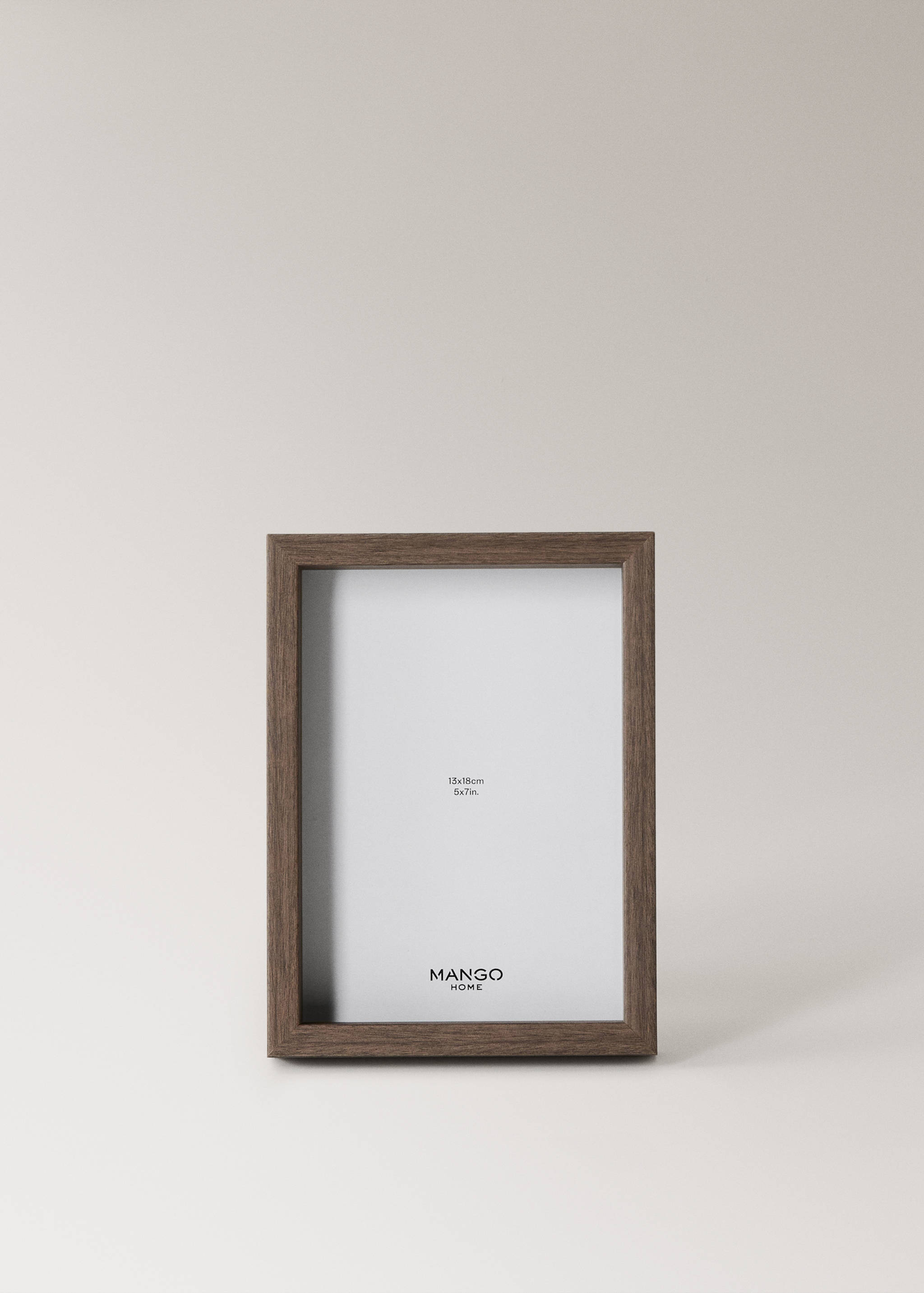 Photo frame made from recycled materials - Article without model