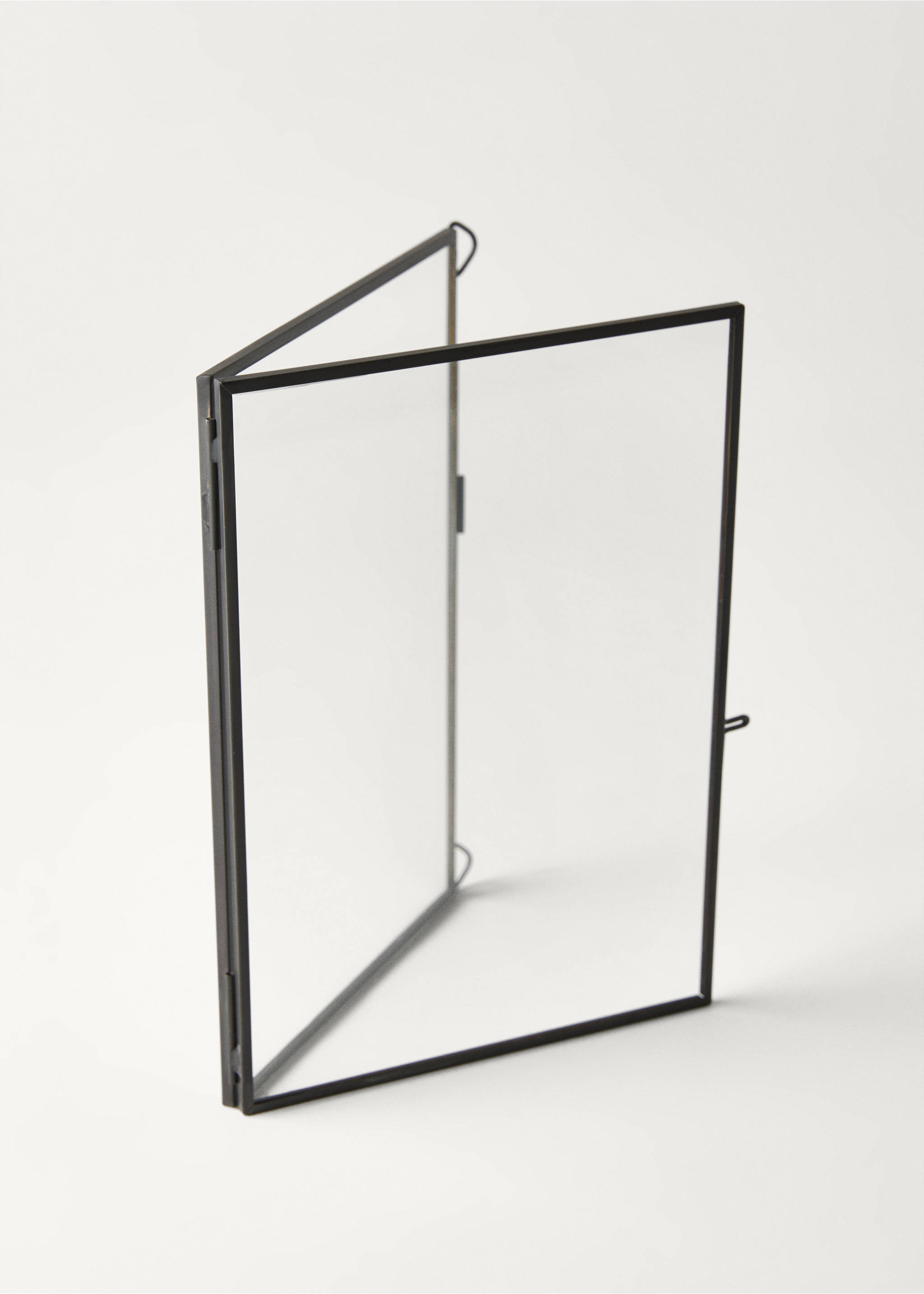 Rectangular frame with metal edge - Details of the article 2, Black. Ref: 17011549-00.
