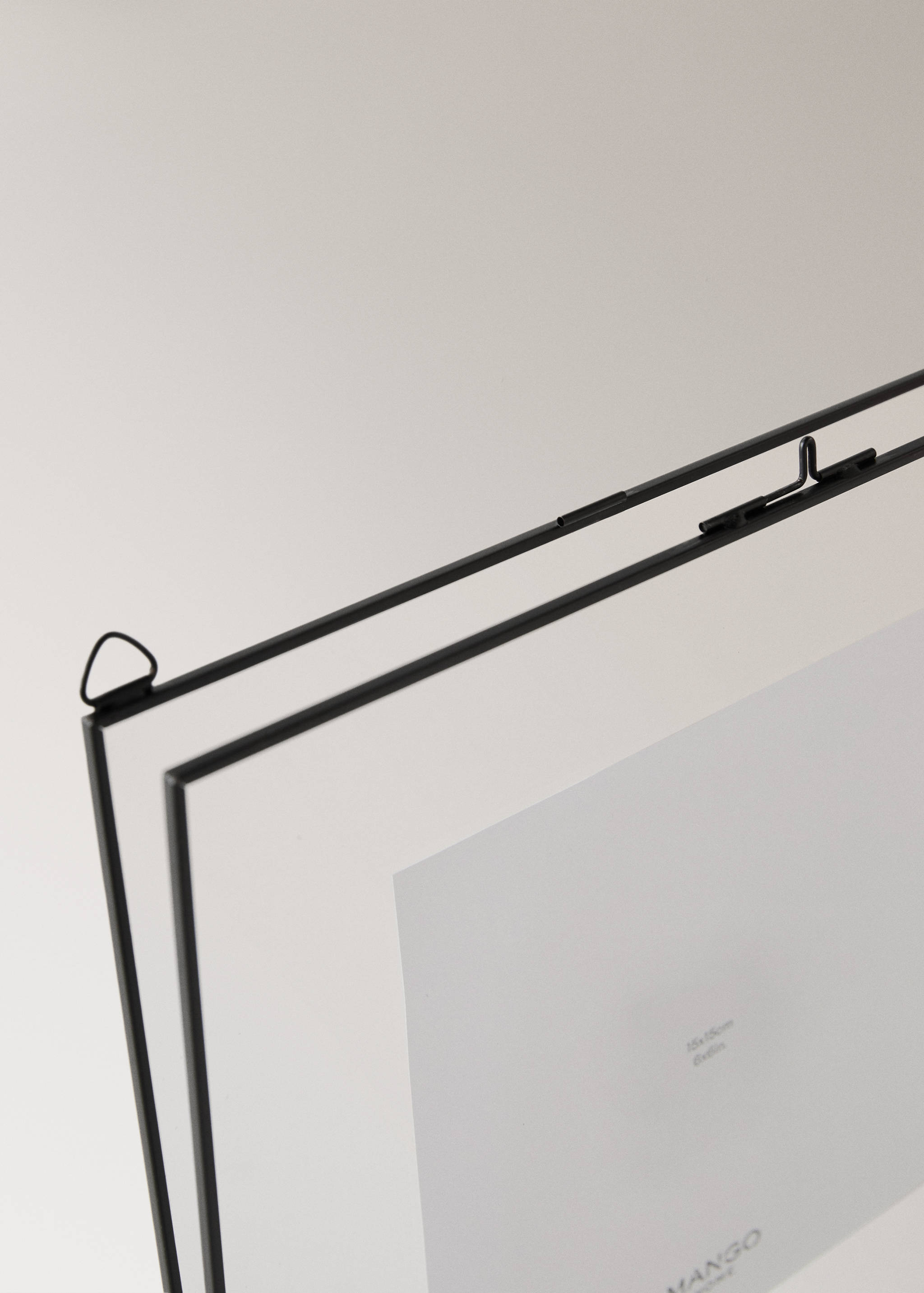 Square frame with metal edge - Details of the article 3