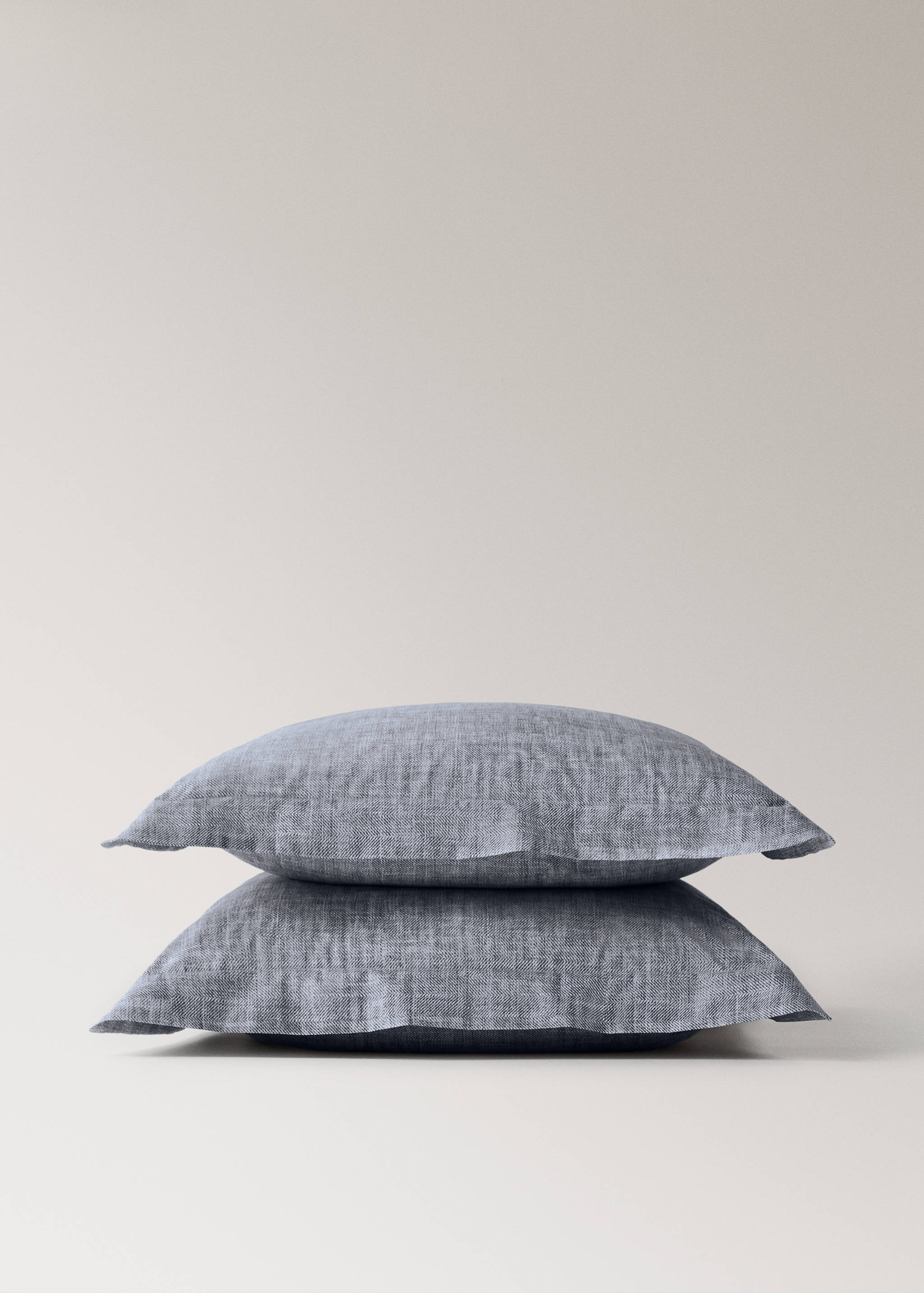 Two percale cotton herringbone-print pillowcases 60x60 cm - Details of the article 1