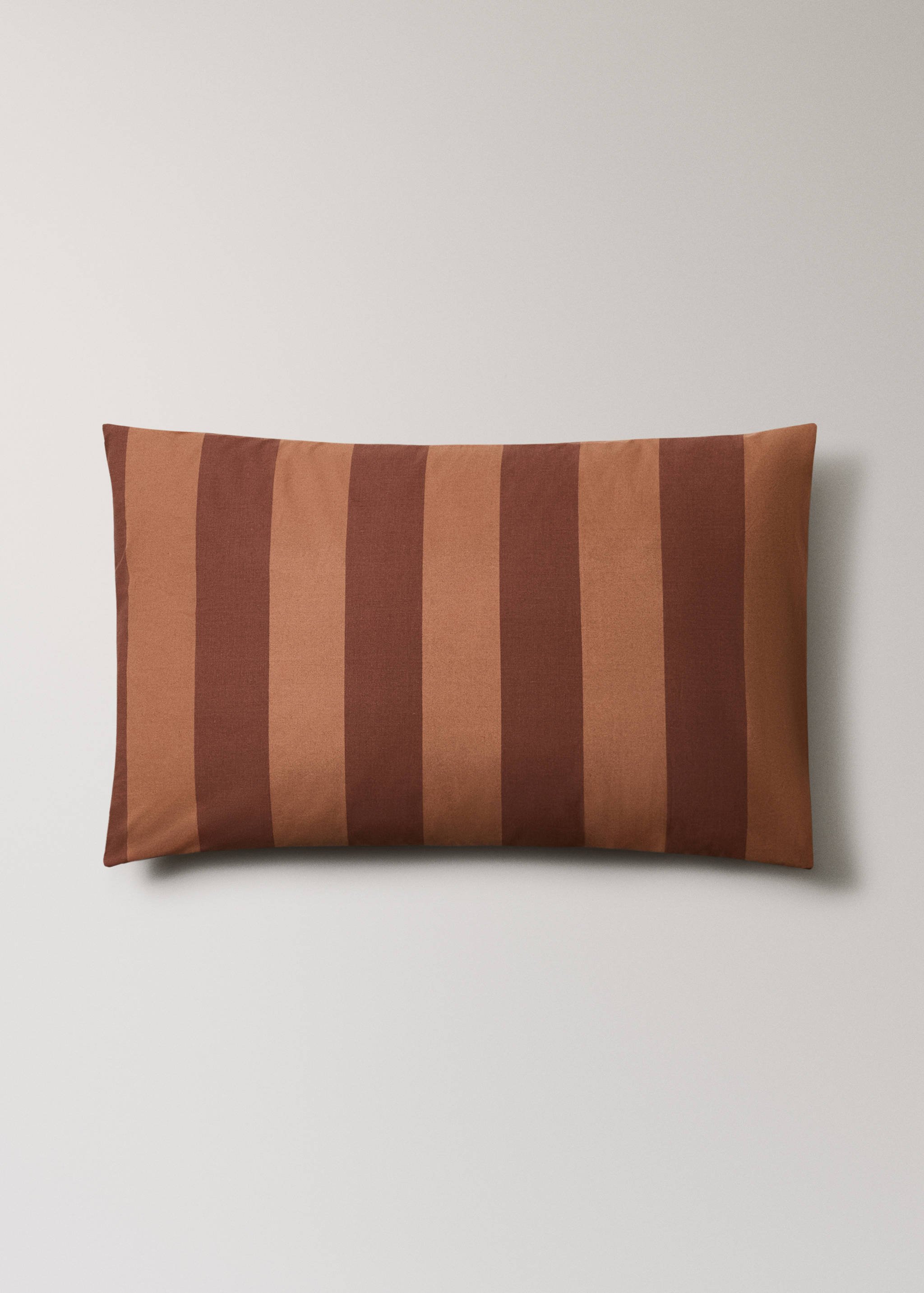 Deux taies d'oreiller en percale de coton rayures 50x75 cm - Article sans modèle