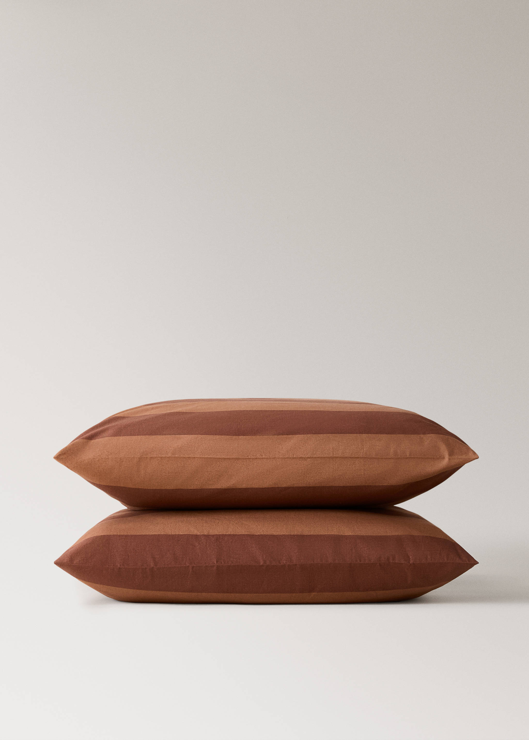 Zwei Kopfkissenbezüge aus Baumwoll-Perkal mit Streifen, 60 x 60 cm - Detail des Artikels 1