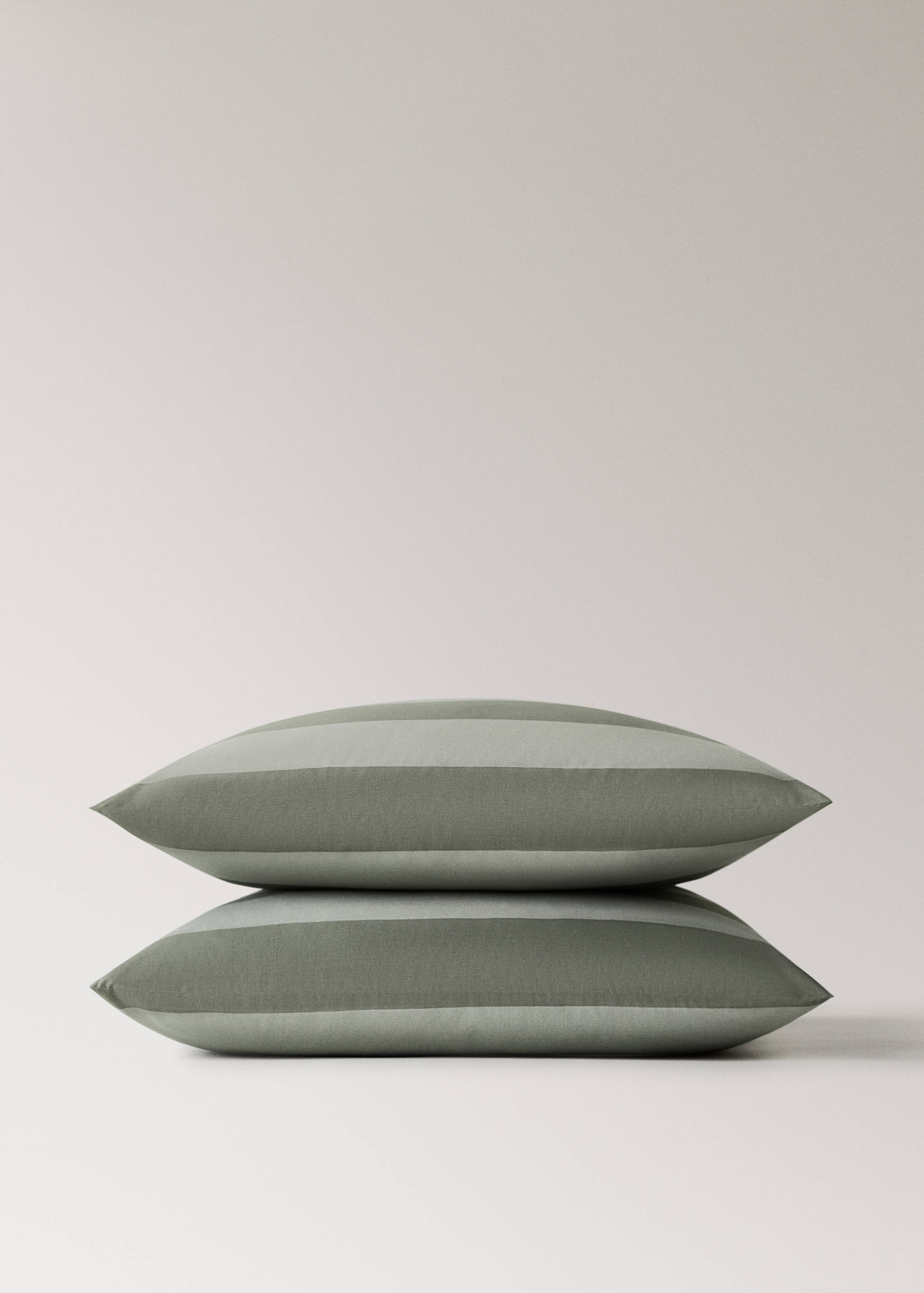 Zwei Kopfkissenbezüge aus Baumwoll-Perkal mit Streifen, 60 x 60 cm - Detail des Artikels 1