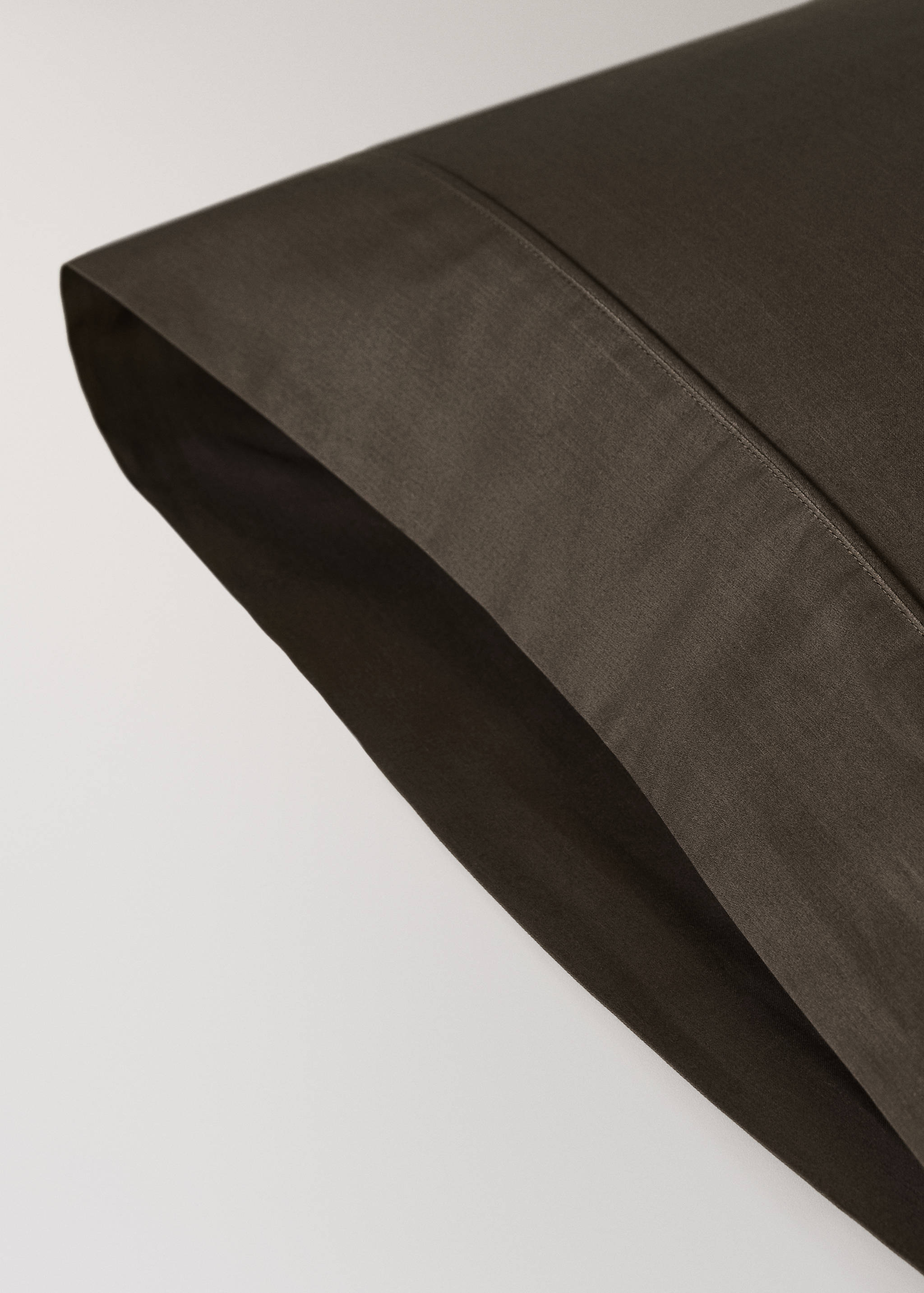 600-thread count satin cotton pillowcase, 45x110 cm - Details of the article 1