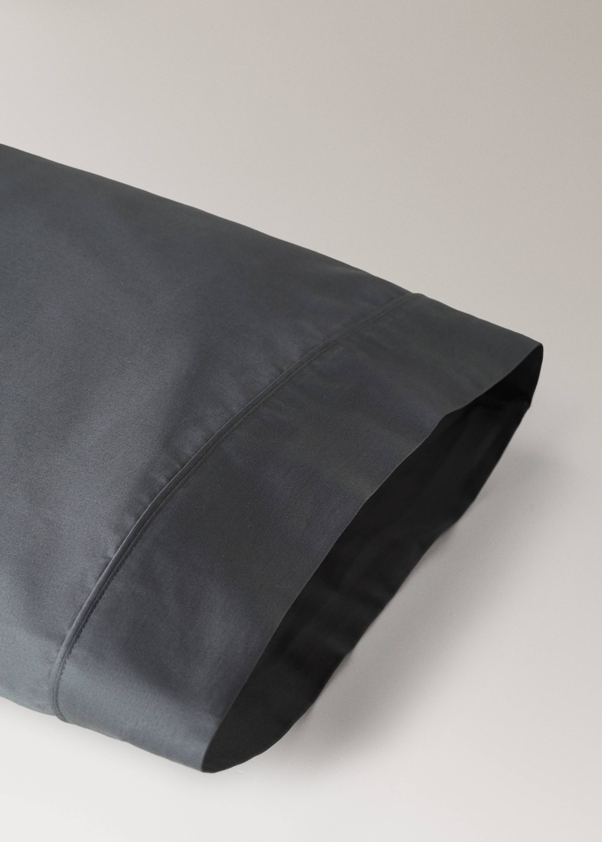 600-thread count satin cotton pillowcase, 45x110 cm - Details of the article 1